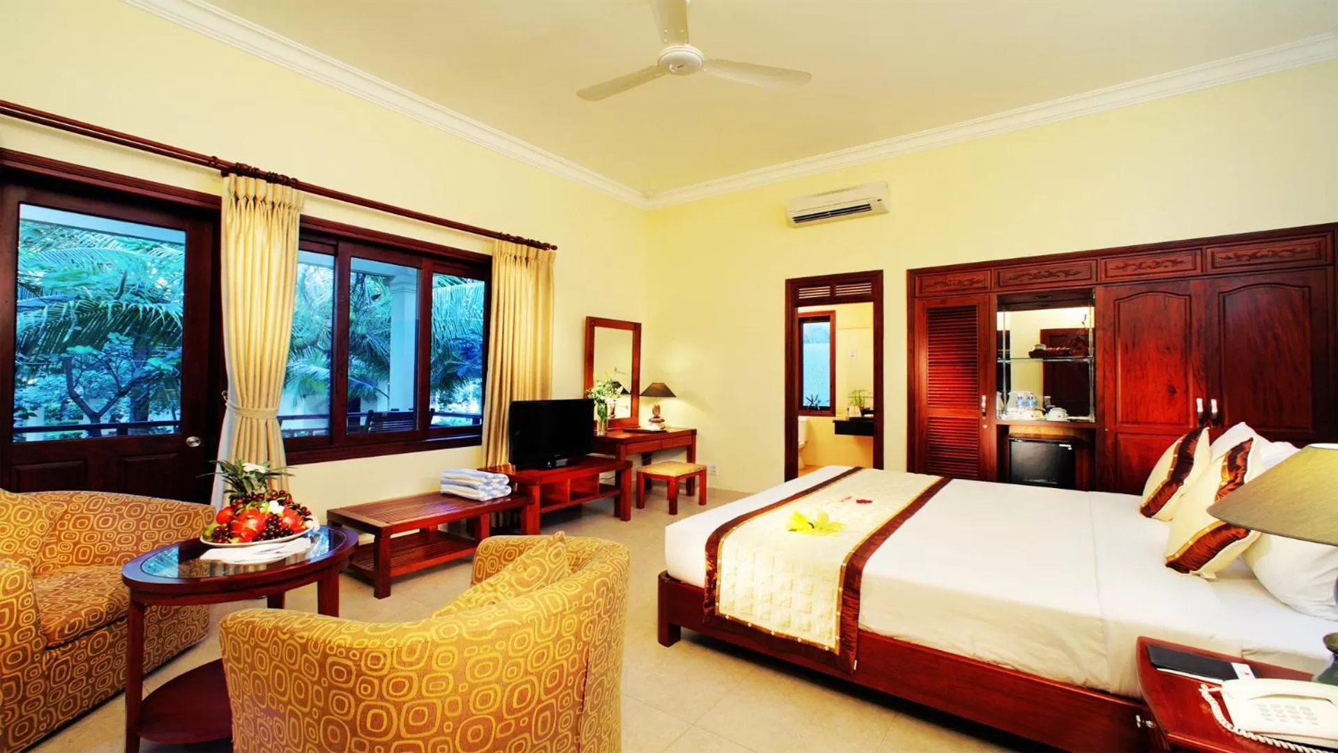 Photo of the whole room, Bed in Golden Coast Resort & Spa