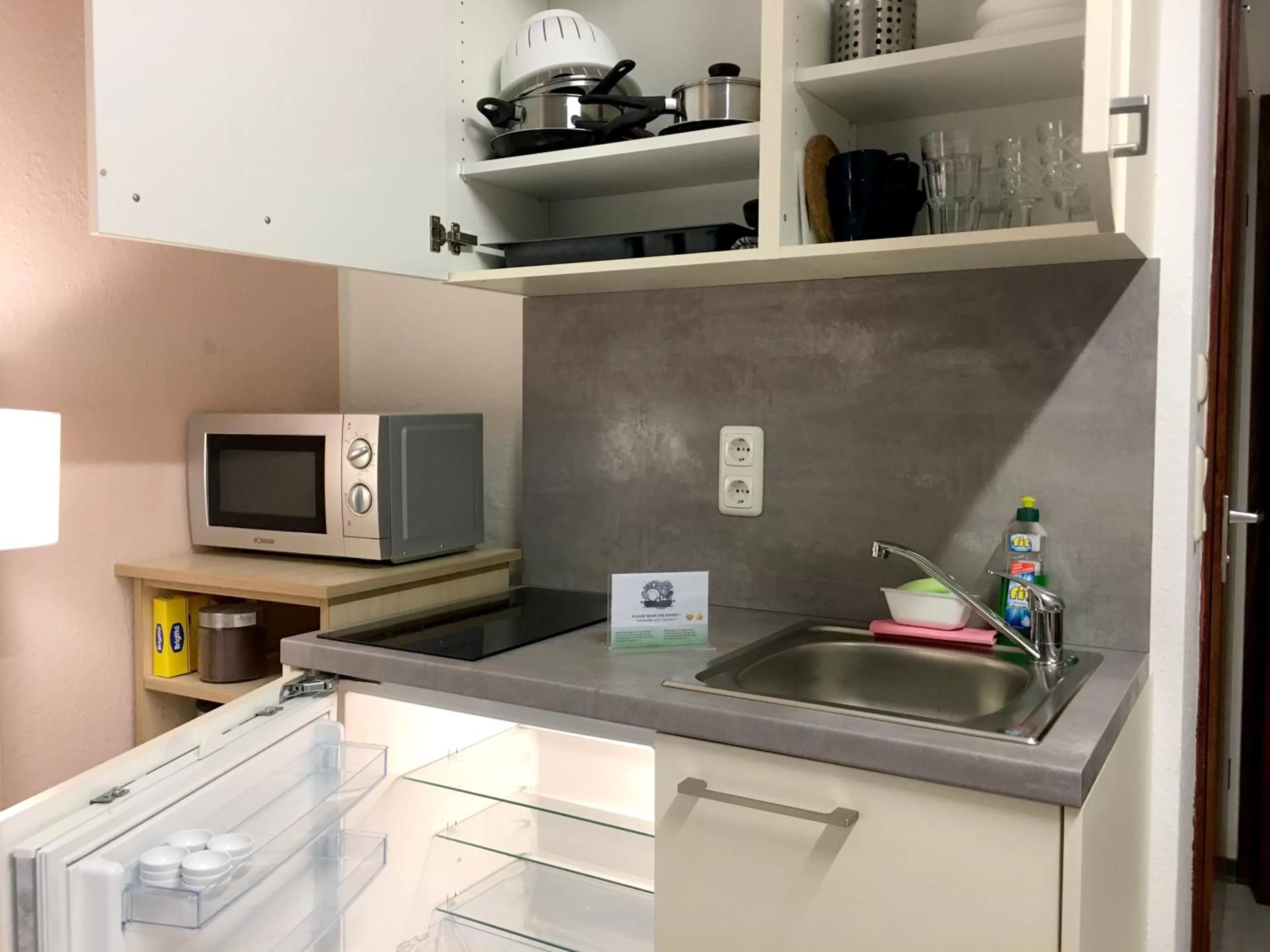 Kitchen or kitchenette, Kitchen/Kitchenette in Hana Aparthotel