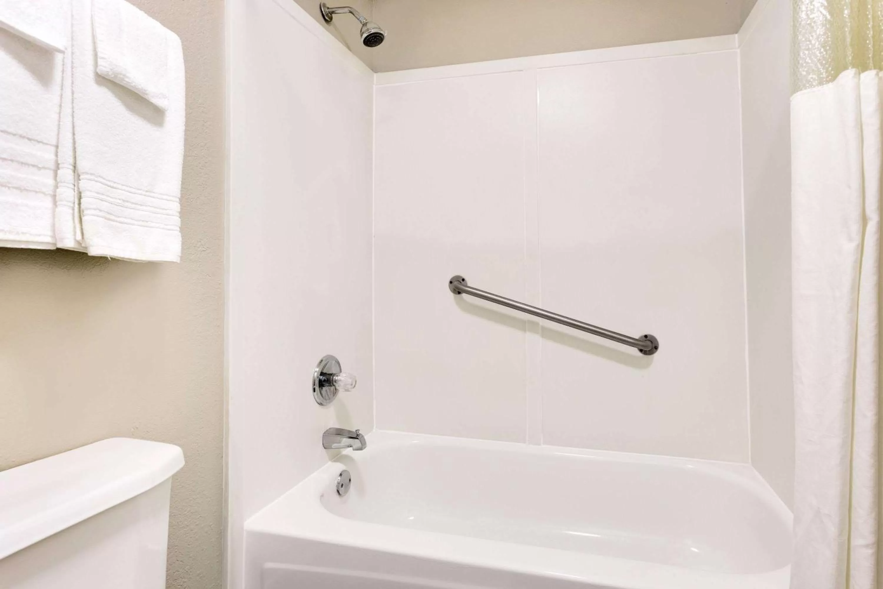 Bathroom in Super 8 by Wyndham Athens