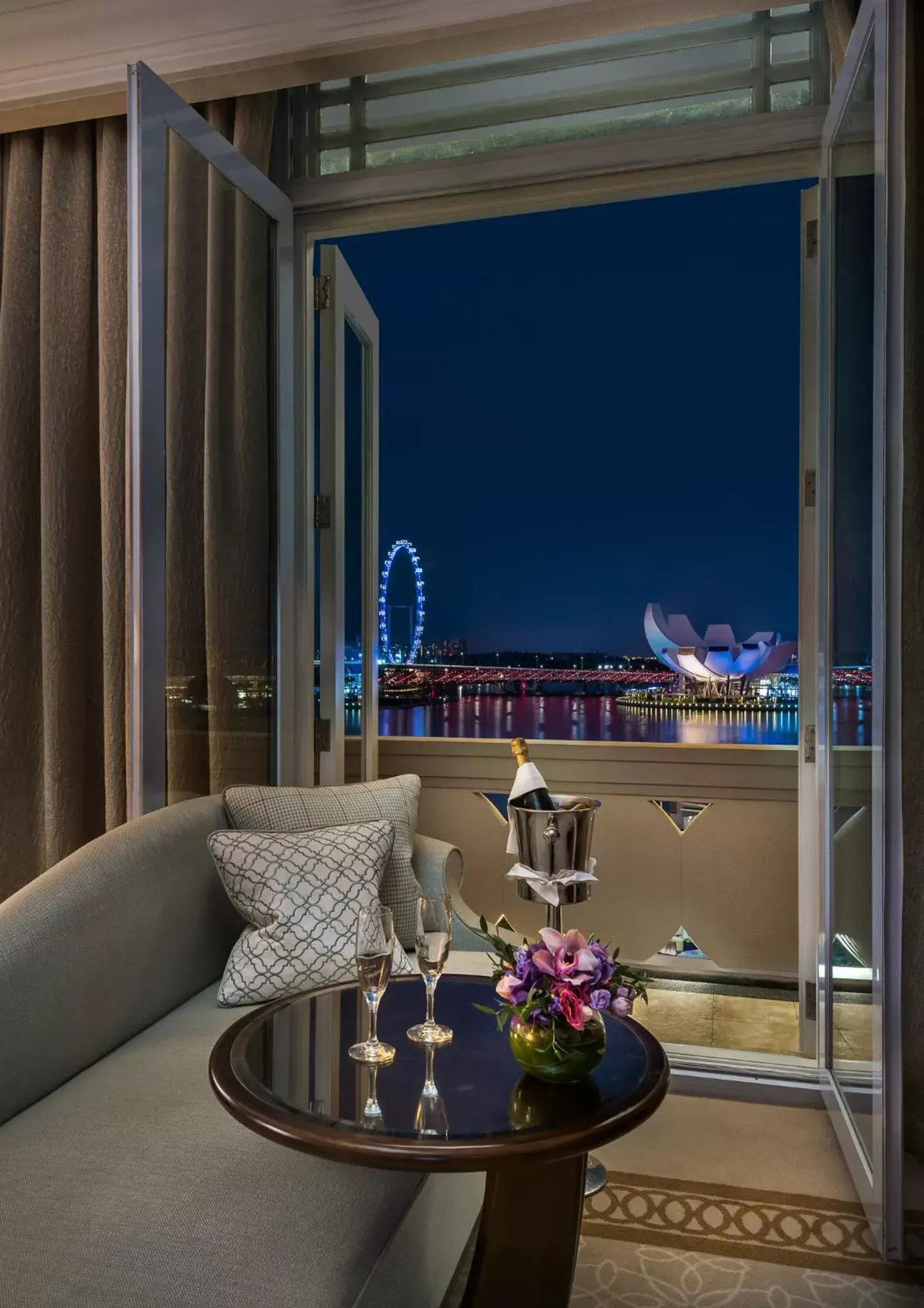 Taste the Good Life Package - Marina Bay View Room with Complimentary Breakfast and $100 SGD net flexible Dining Credits per stay in The Fullerton Hotel Singapore Taste the Good Life Package - Marina Bay View Room with Complimentary Breakfast and $100 SGD net flexible Dining Credits per stay in The Fullerton Hotel Singapore