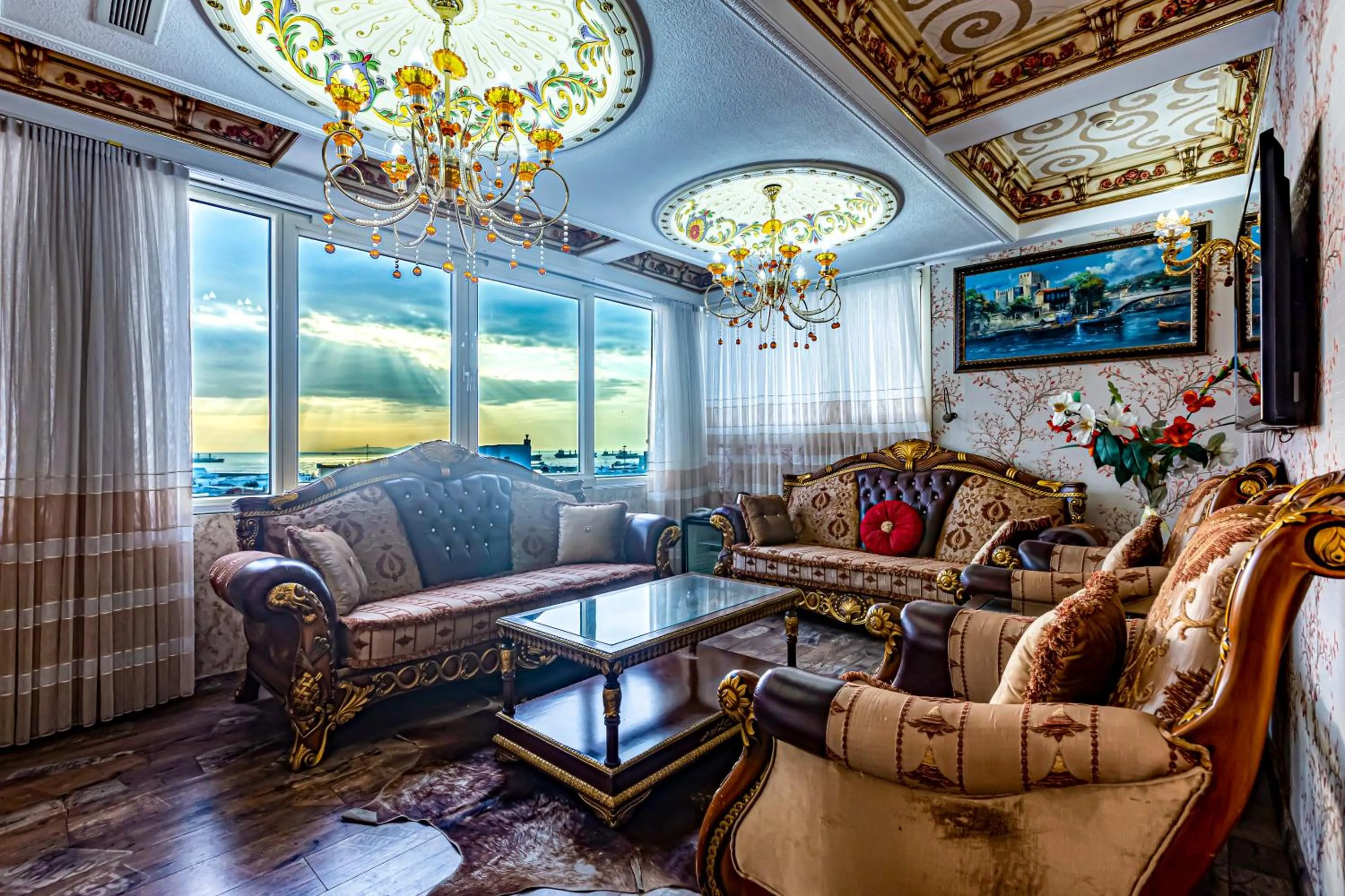Living room in Marmaray Hotel