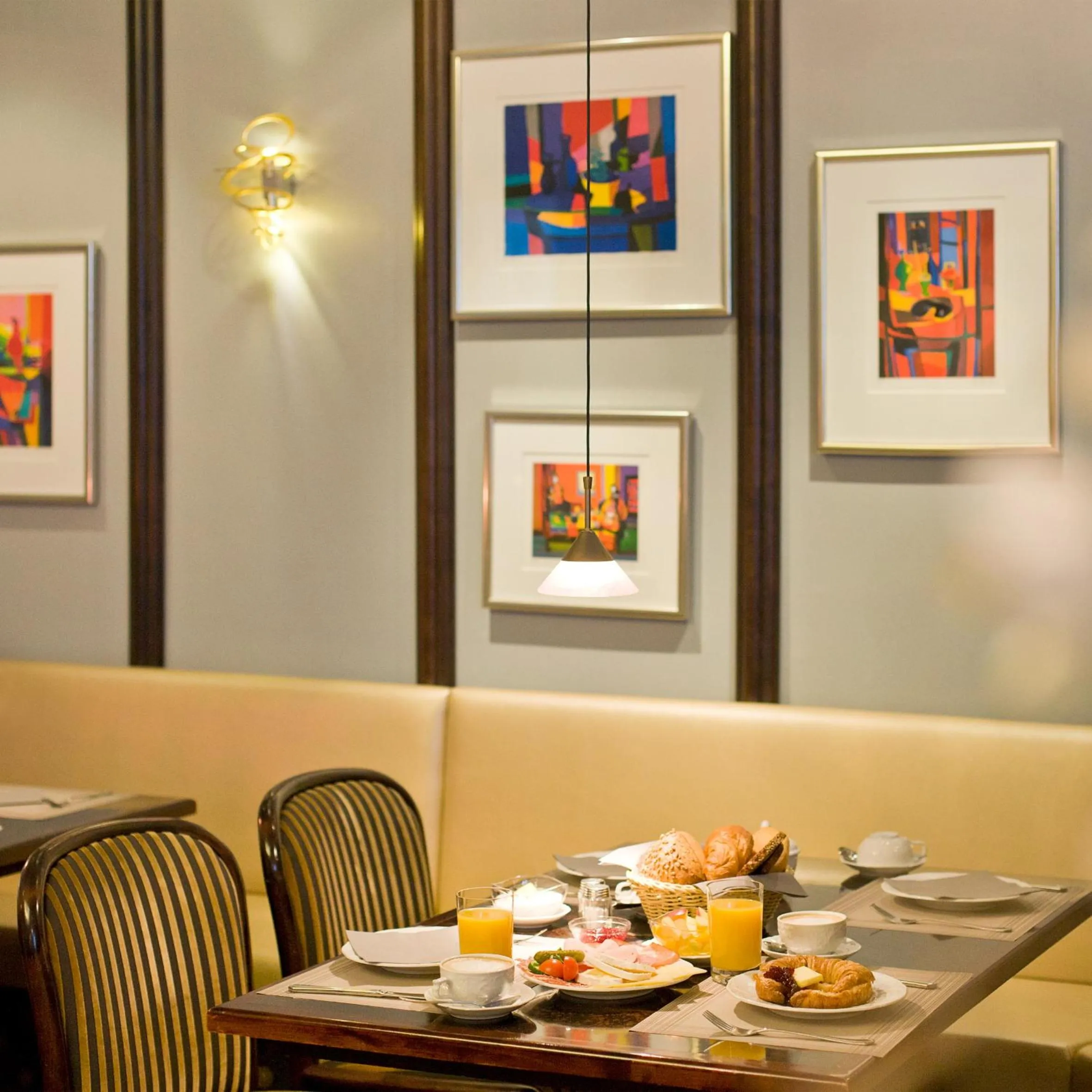 Buffet breakfast in Gildors Hotel Atmosphère