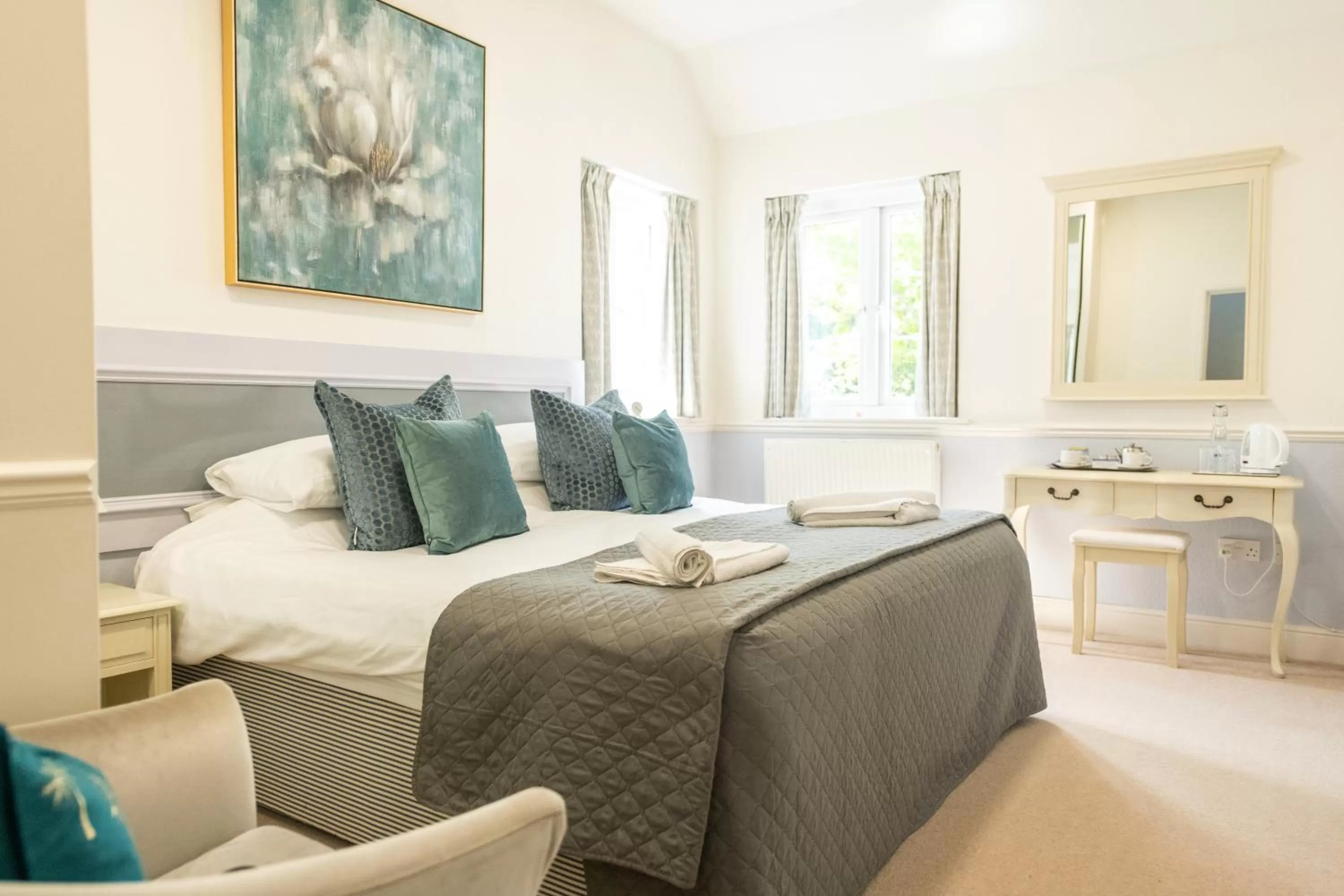 Bed in The Woodlands Hotel