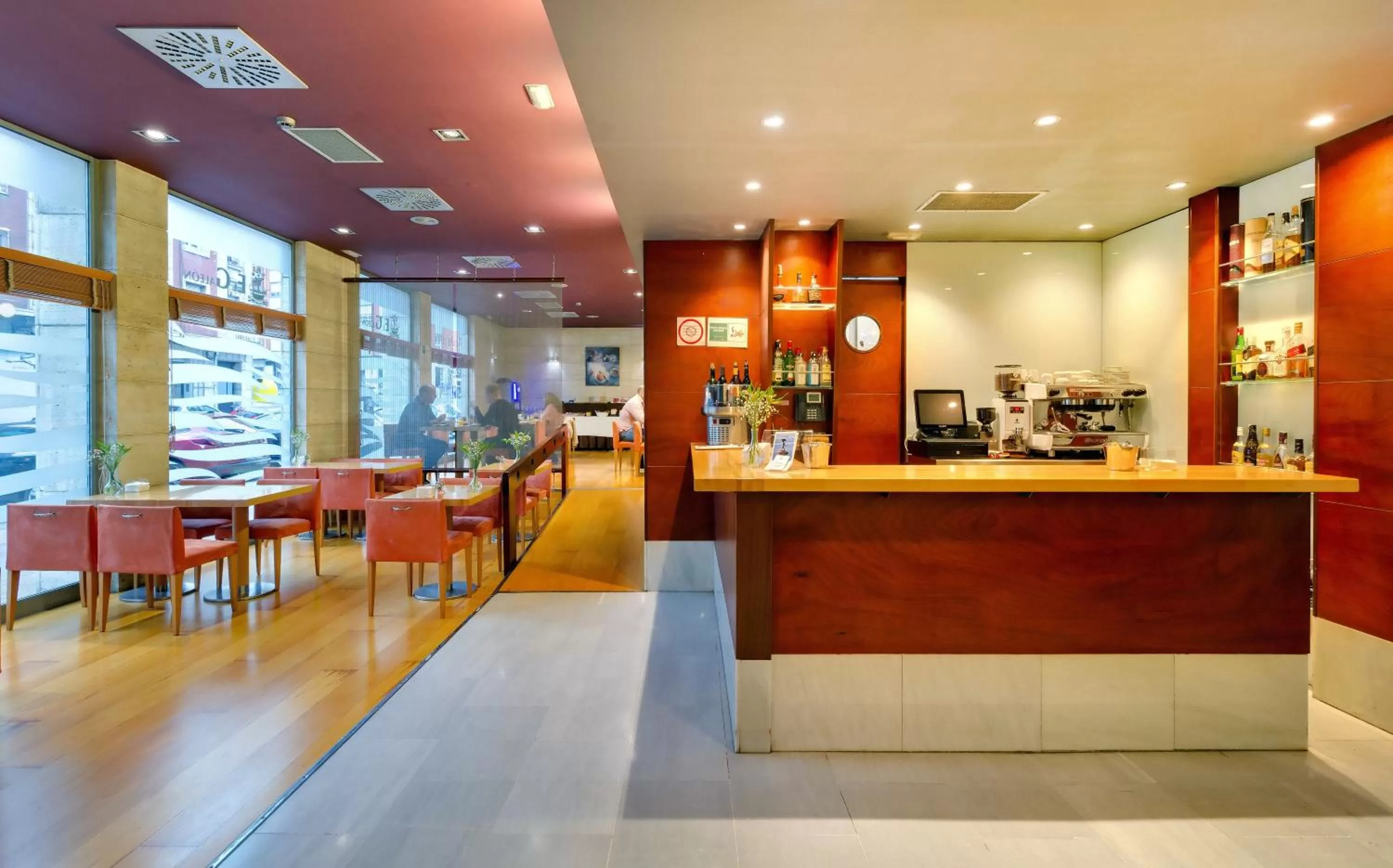 Lounge or bar in Oca Villa de Avilés Hotel