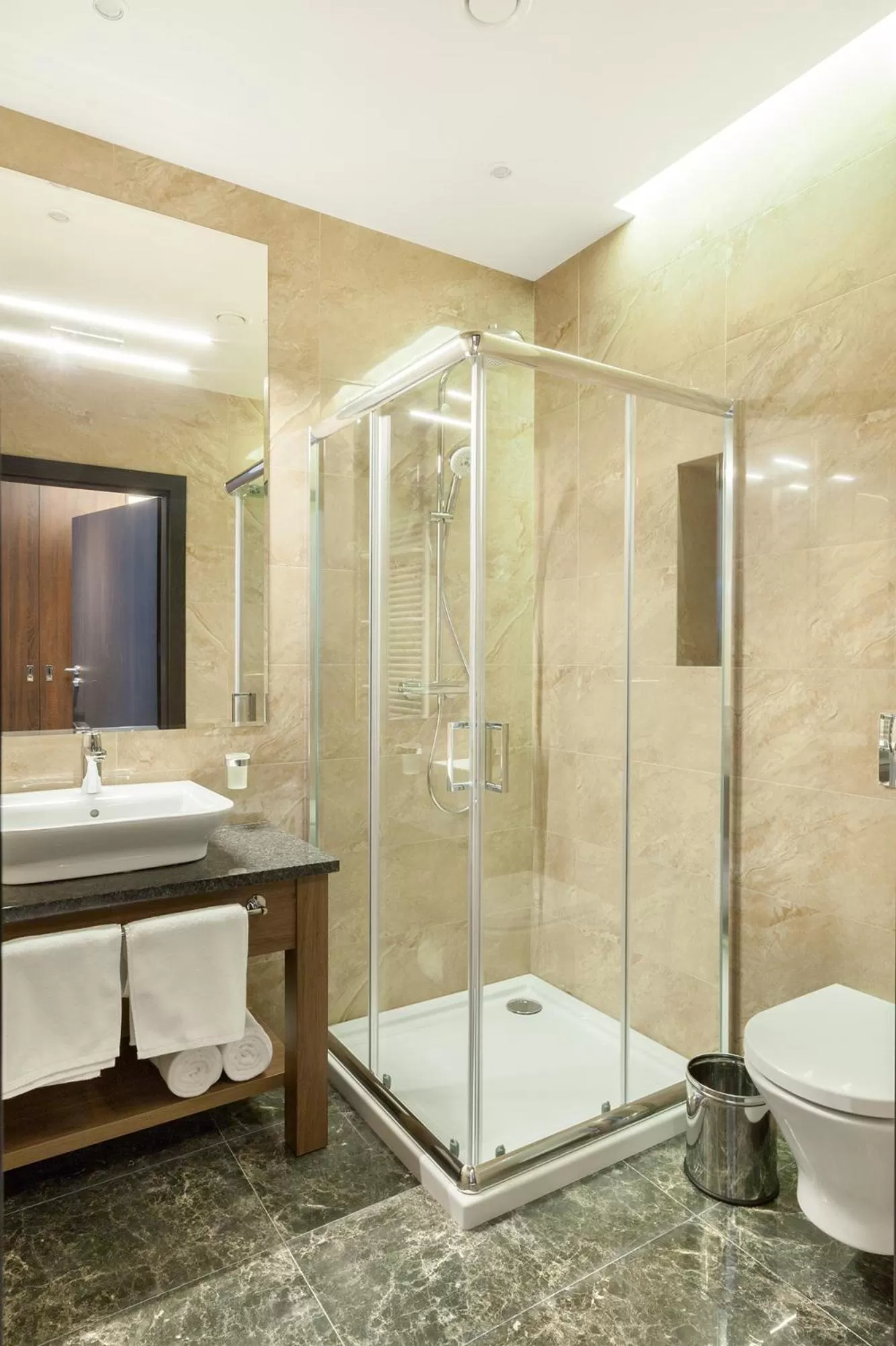 Bathroom in Hotel Mansor