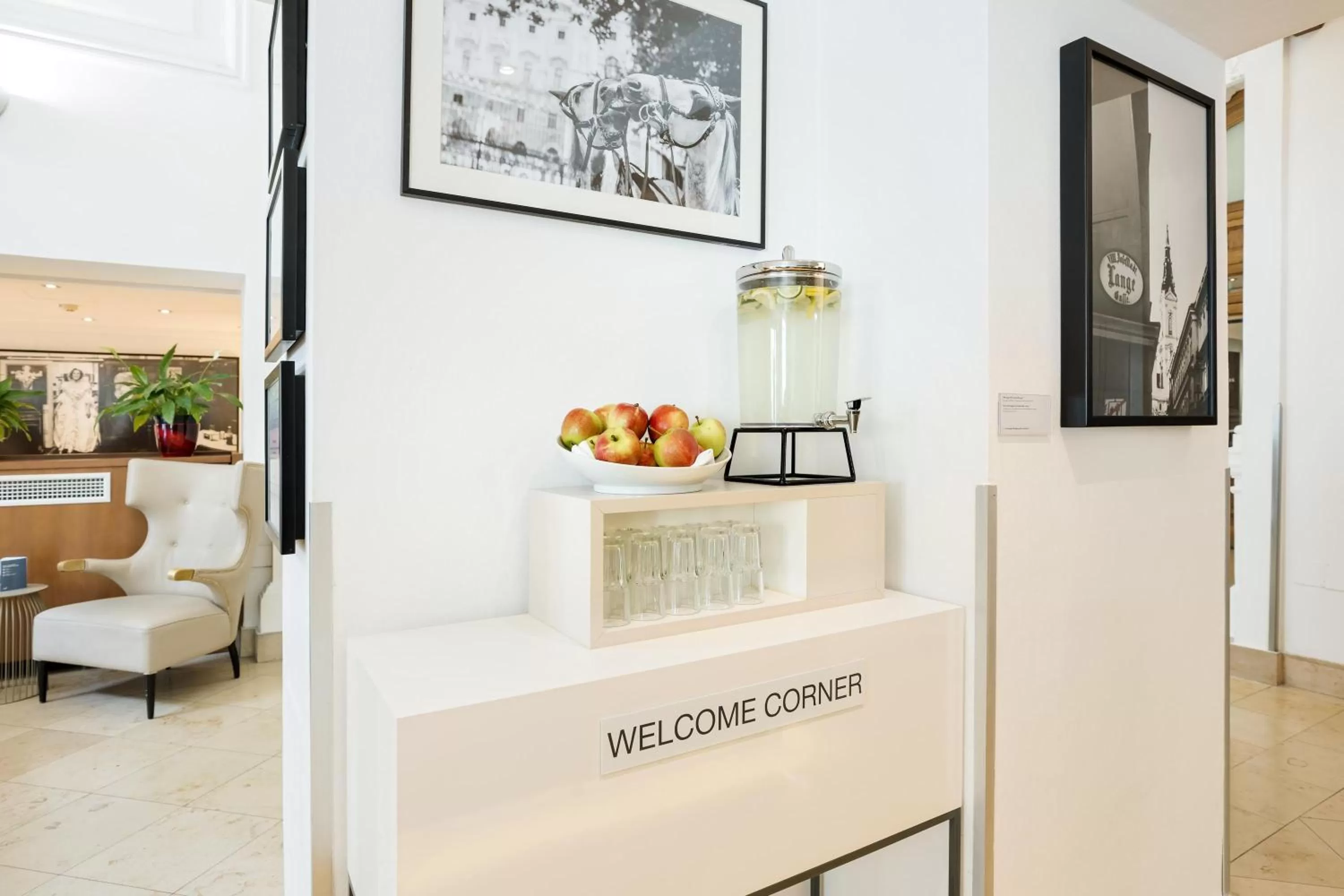 Lobby or reception in Hotel Rathauspark Wien