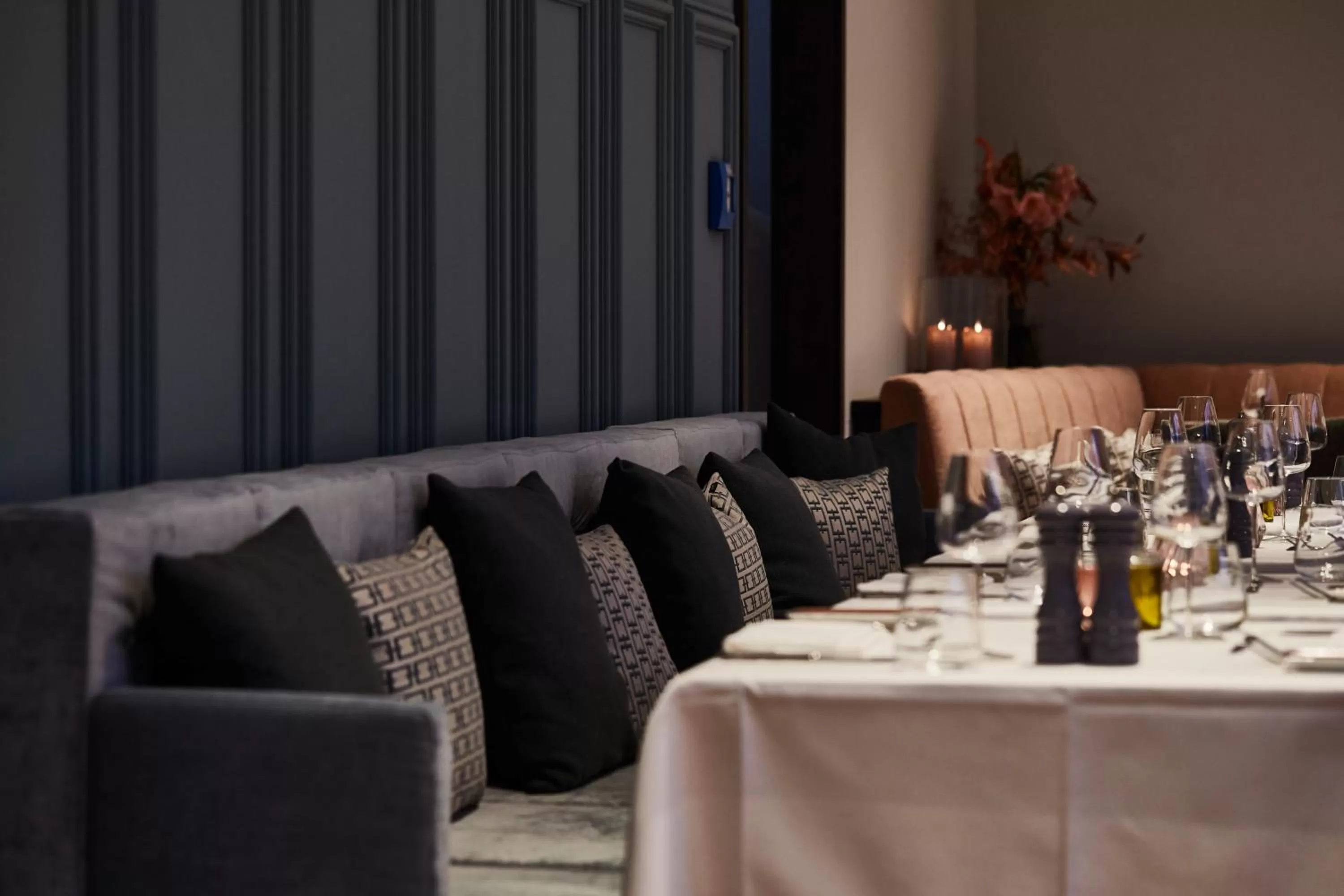 Restaurant/places to eat in Clounys Hotel