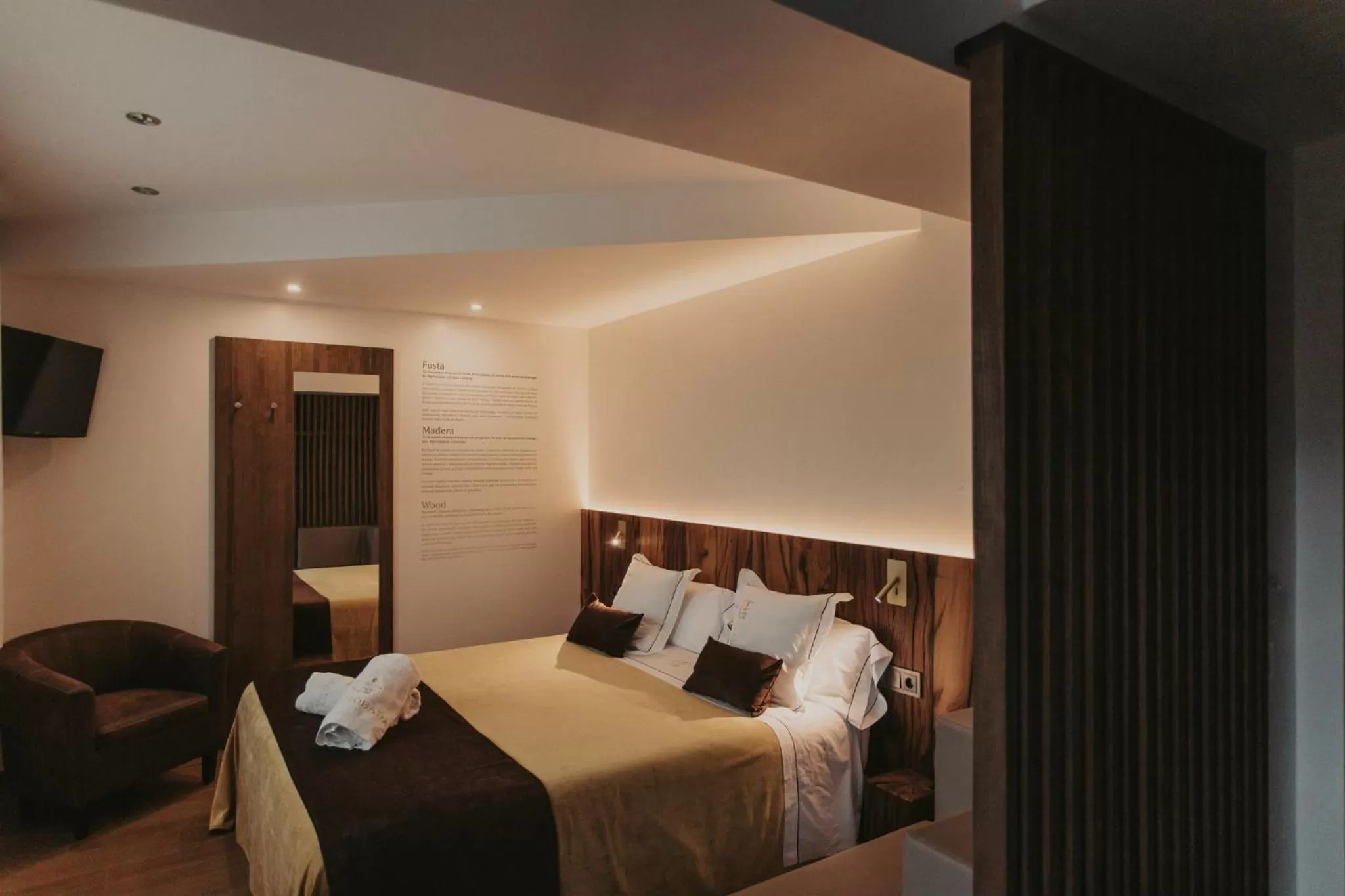 Photo of the whole room, Bed in La Trobada Hotel Boutique