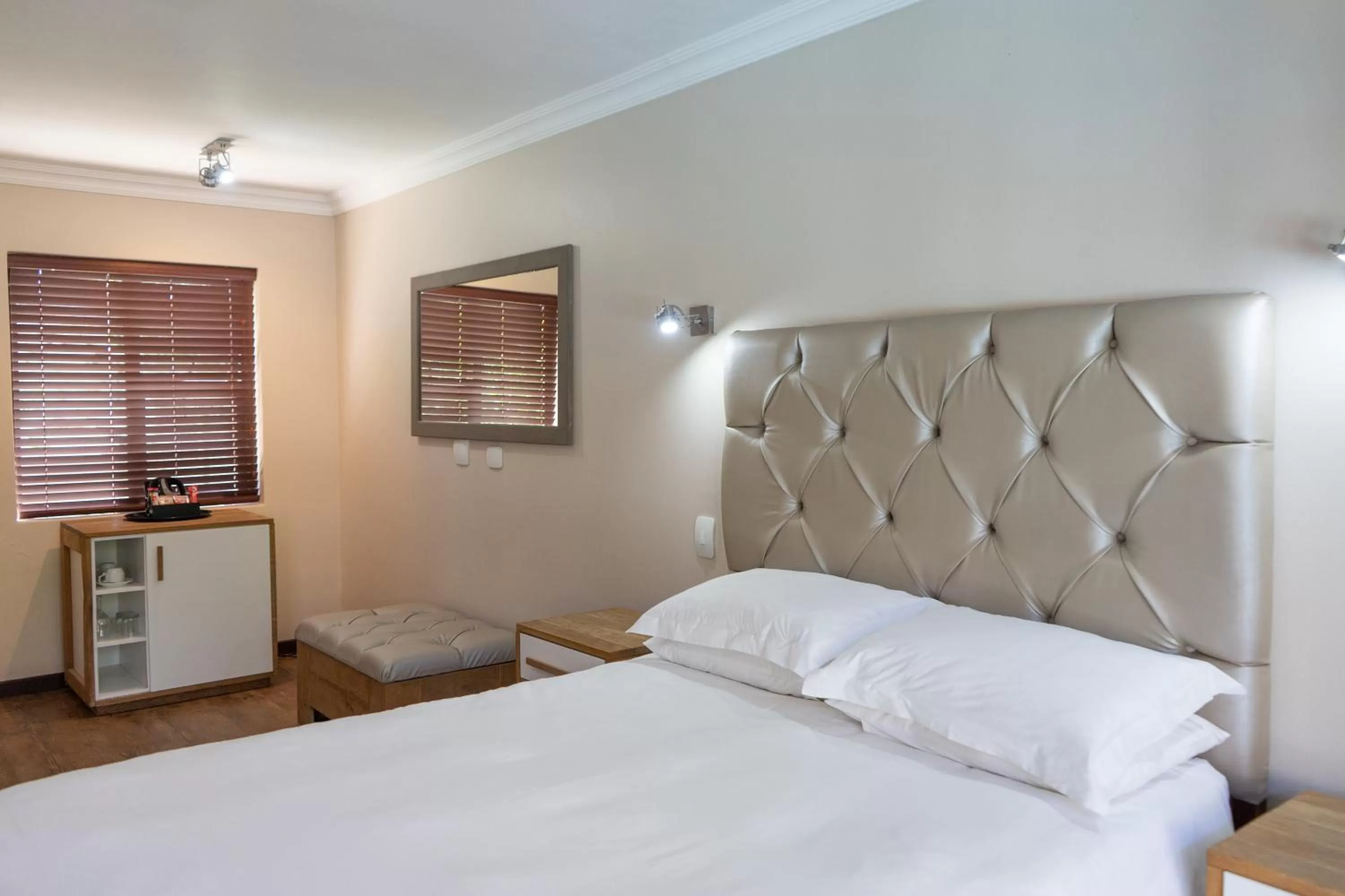 Bed in Loerie Guest Lodge