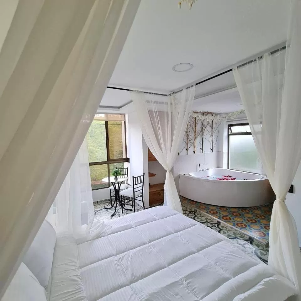 Deluxe Suite in Hotel Bahia del Faro