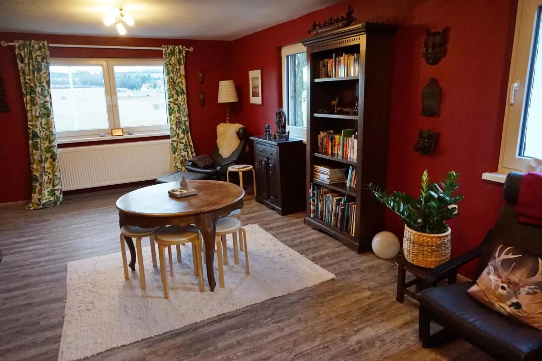 Communal lounge/ TV room in mein kleinHOTEL