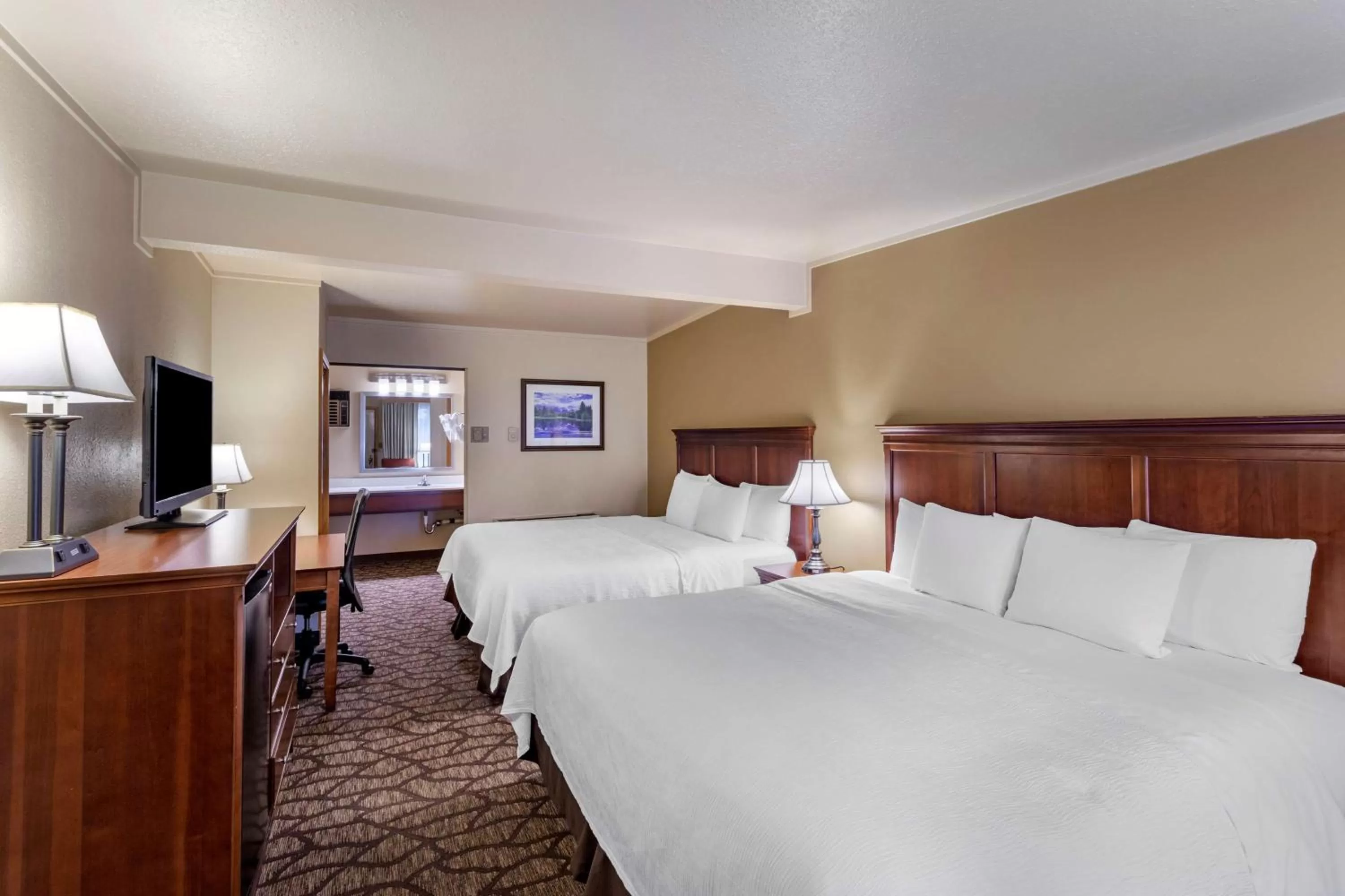 Photo of the whole room, Bed in Best Western Dunmar Inn