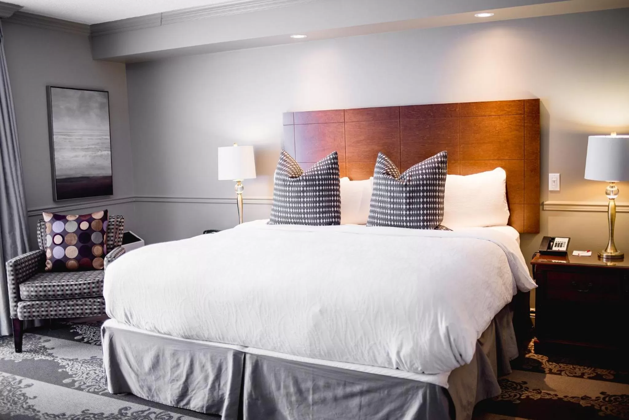 Photo of the whole room, Bed in Ramada by Wyndham Cornwall