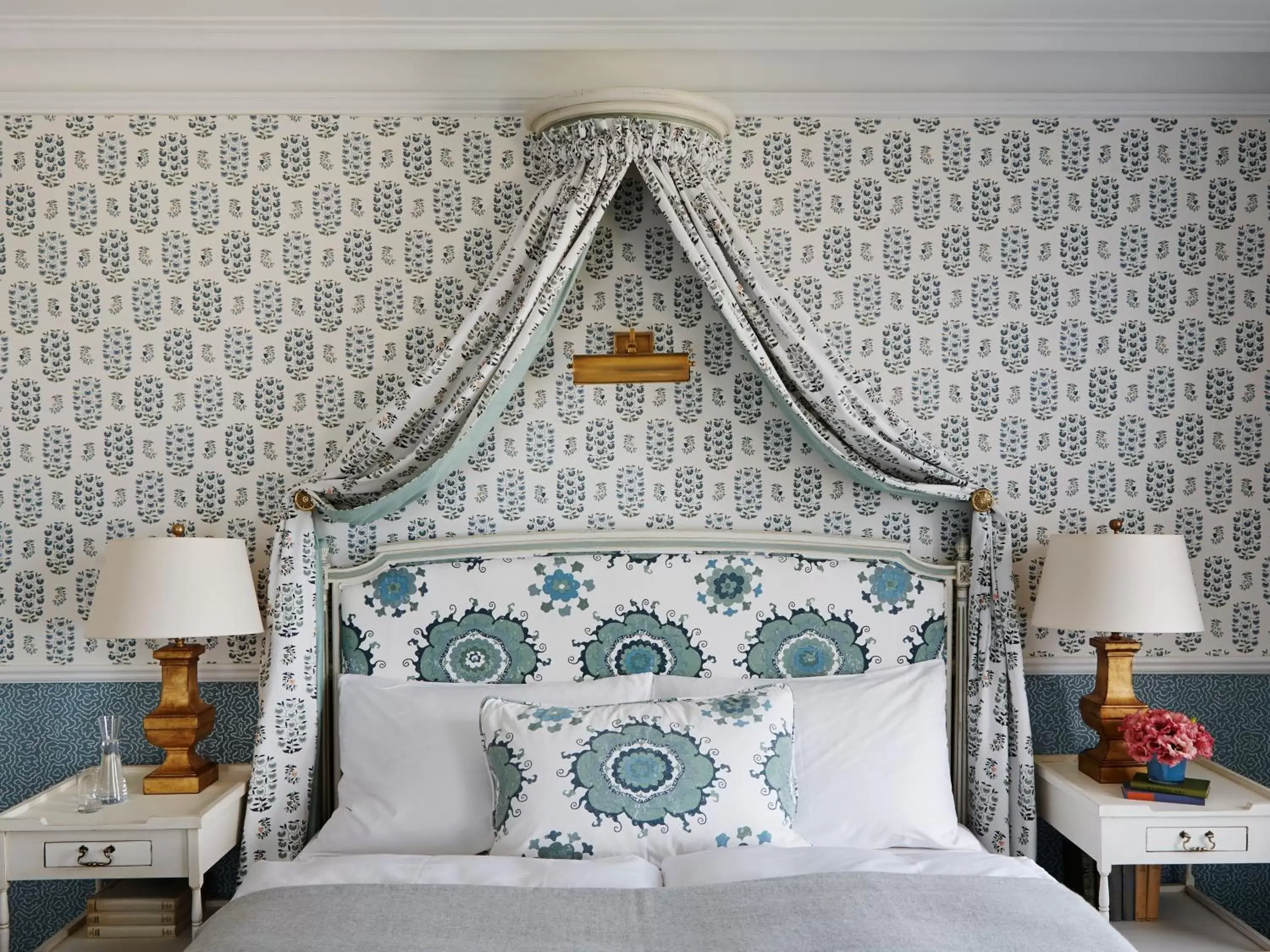 Superior Double Room with Lake View - single occupancy in Château Gütsch Superior Double Room with Lake View - single occupancy in Château Gütsch