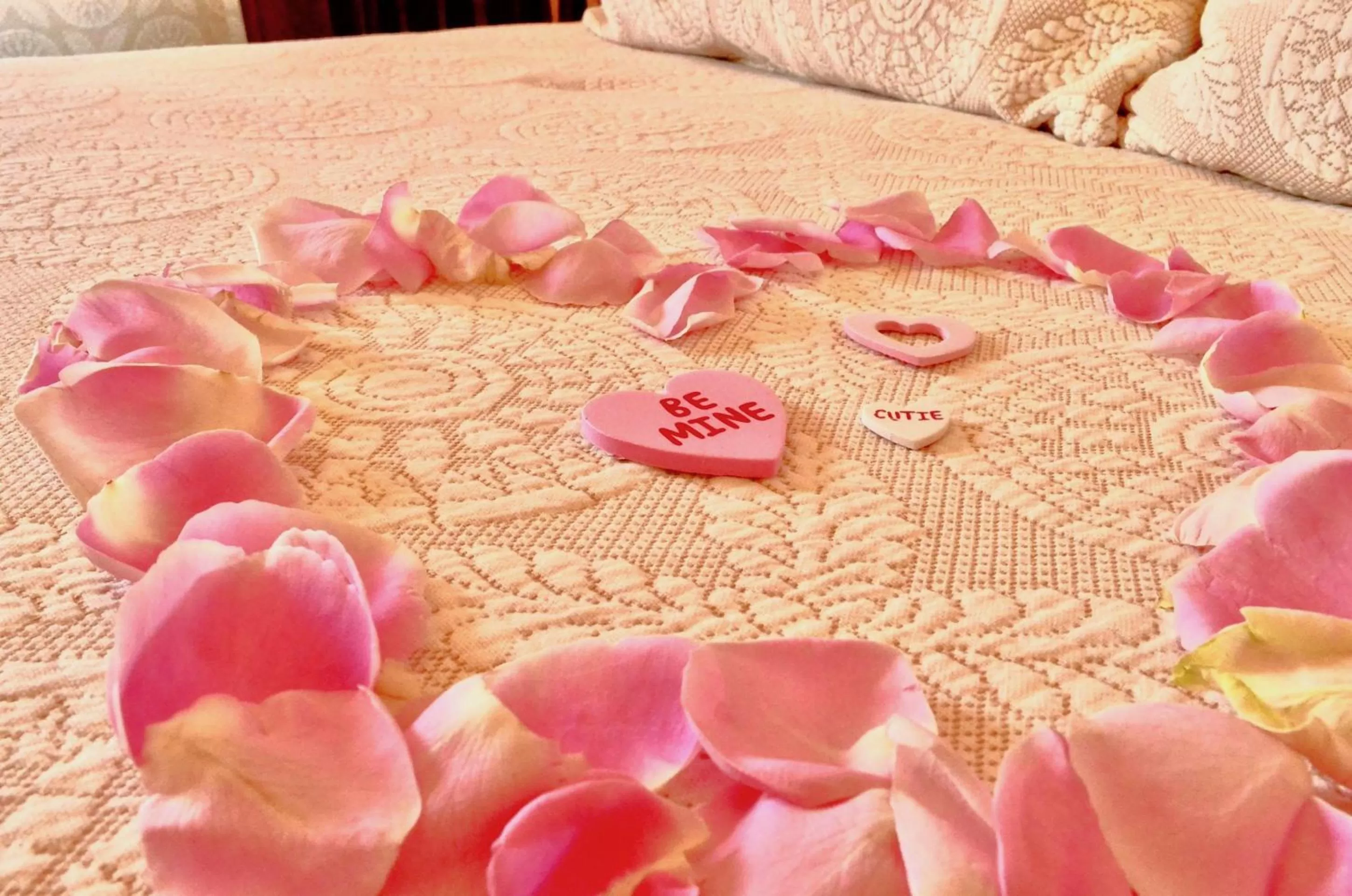 Decorative detail, Bed in Captain's Inn at Moss Landing