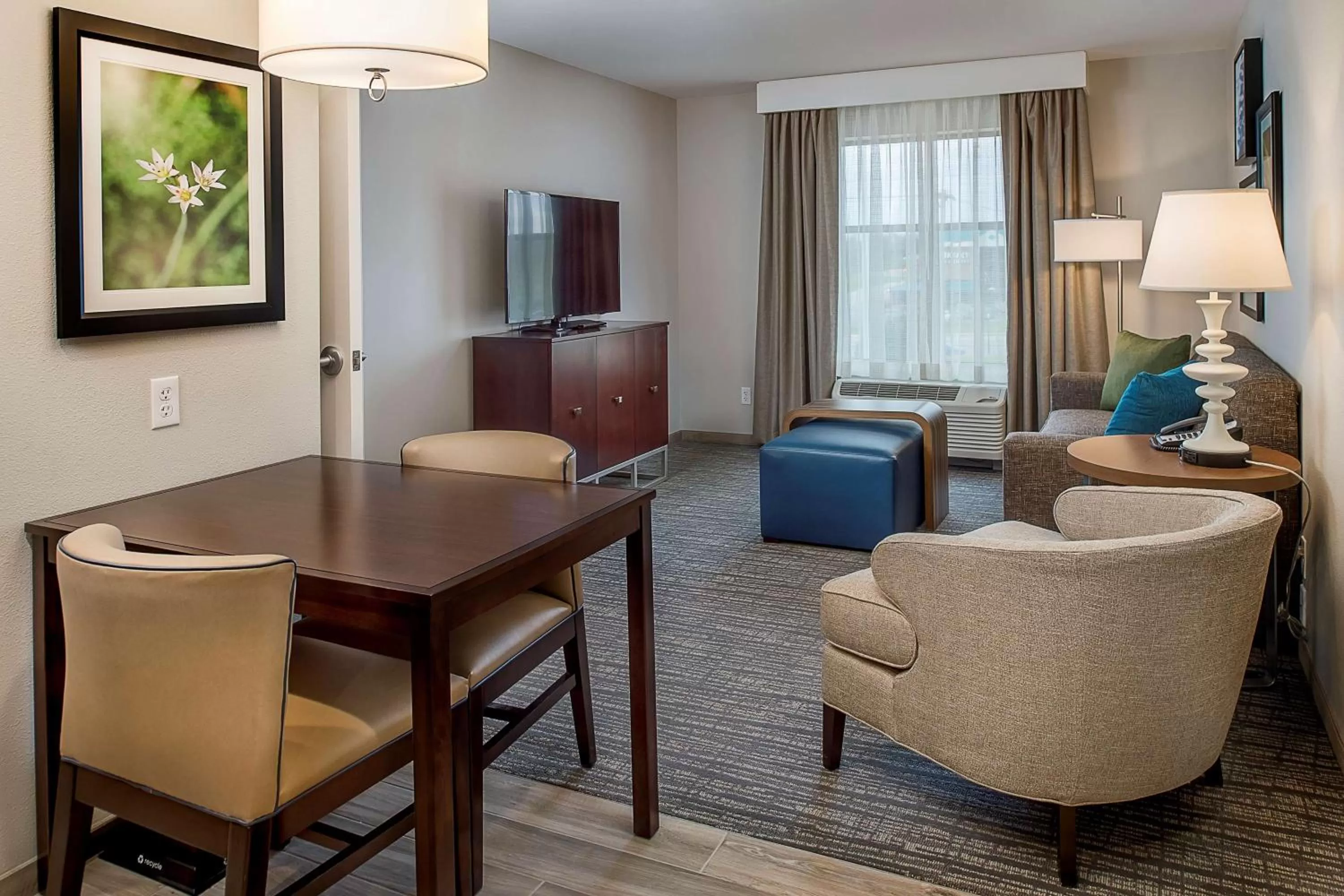 Living room in Homewood Suites by Hilton St. Louis Westport