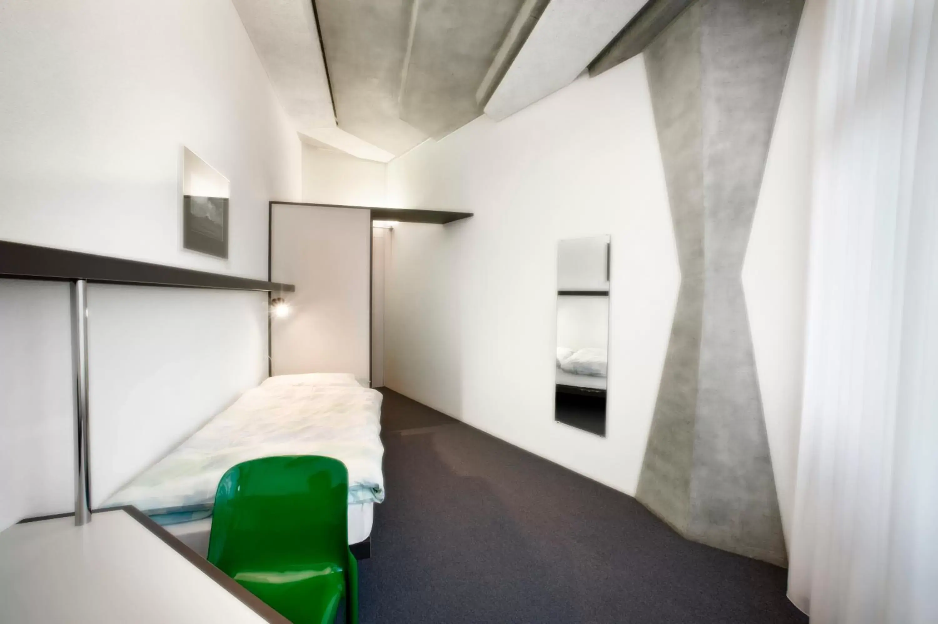 Single Room with Shower - single occupancy in CIP Hôtel Single Room with Shower - single occupancy in CIP Hôtel