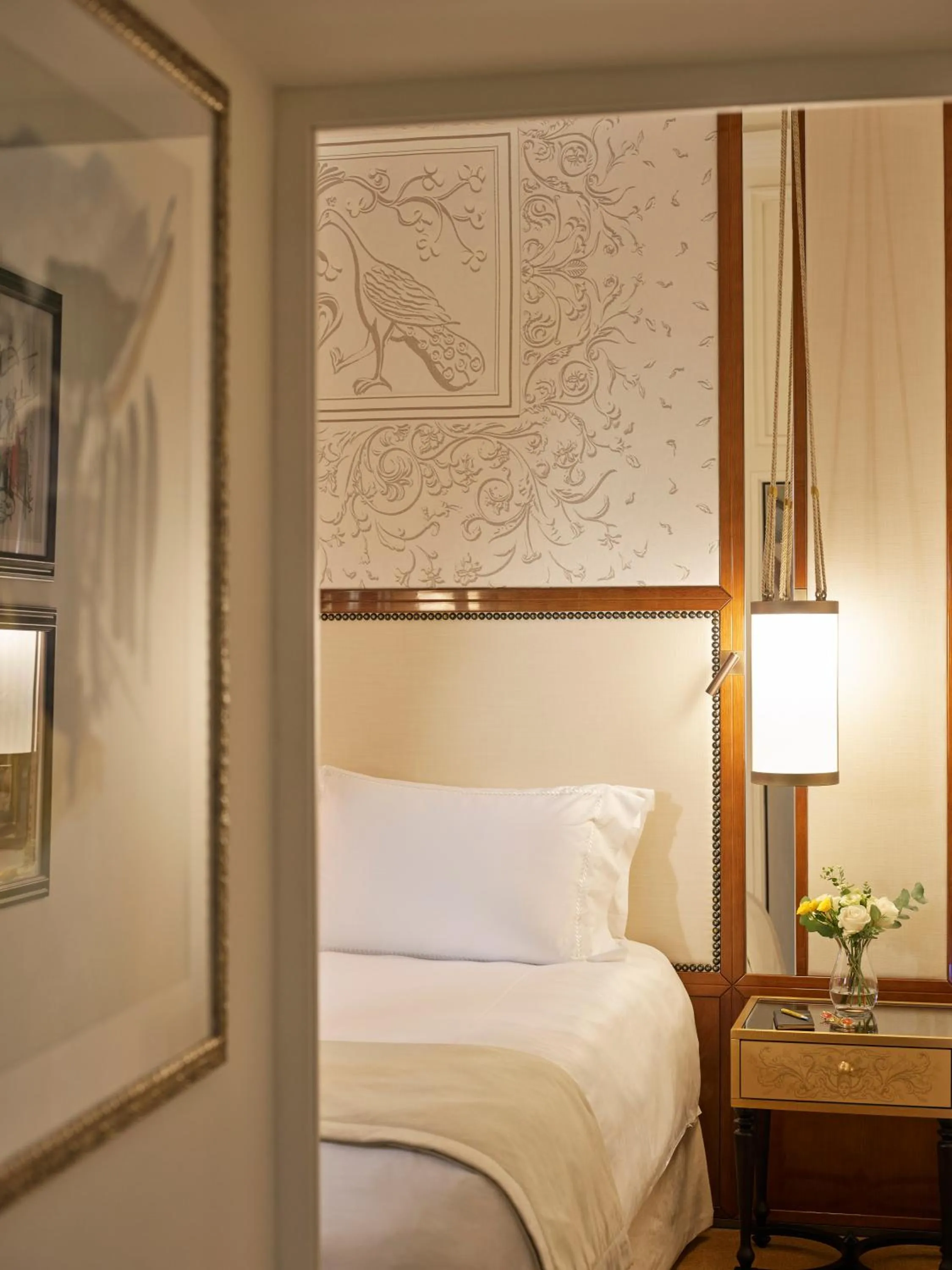 Bedroom, Bed in Hotel Eden - Dorchester Collection