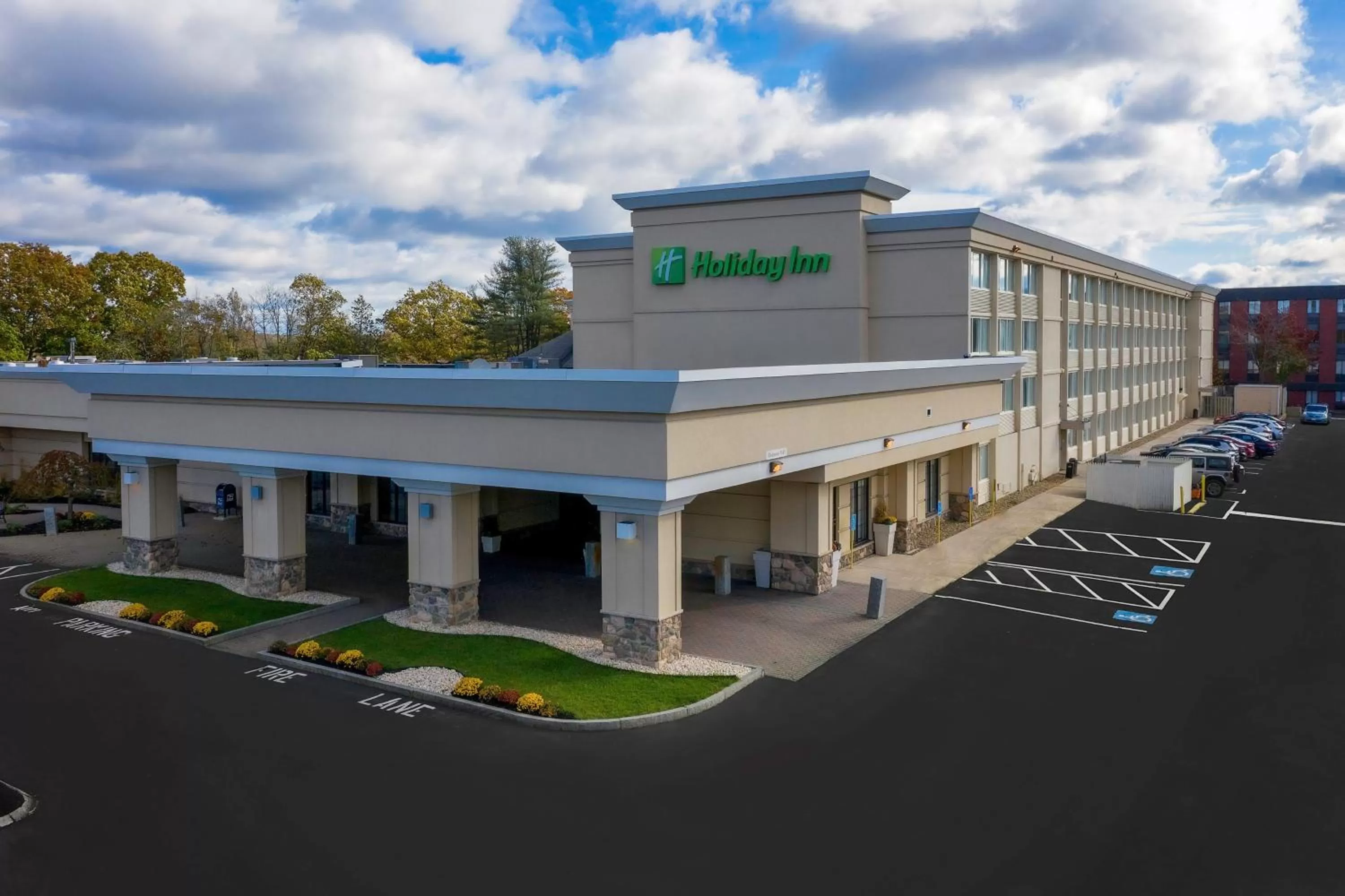 Property building in Holiday Inn & Suites Boston Peabody by IHG