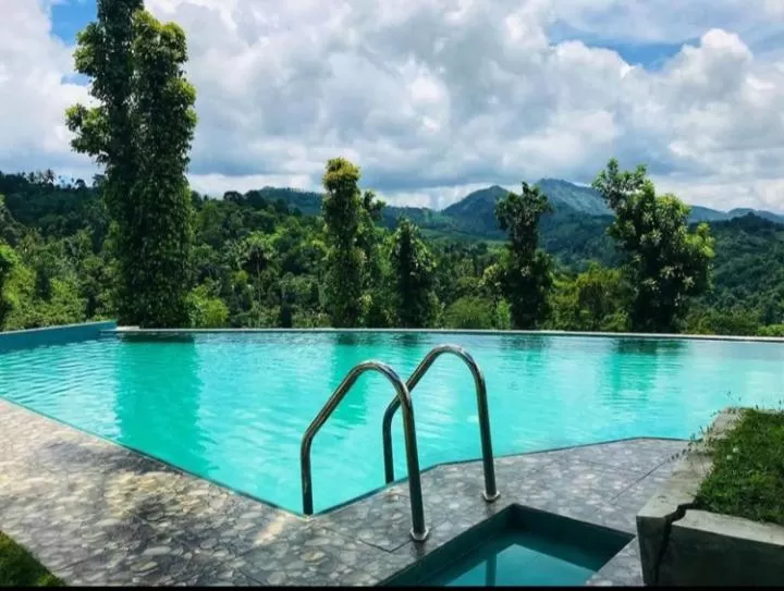 Swimming pool in Old Frankland Kandy Luxury Boutique Hotel