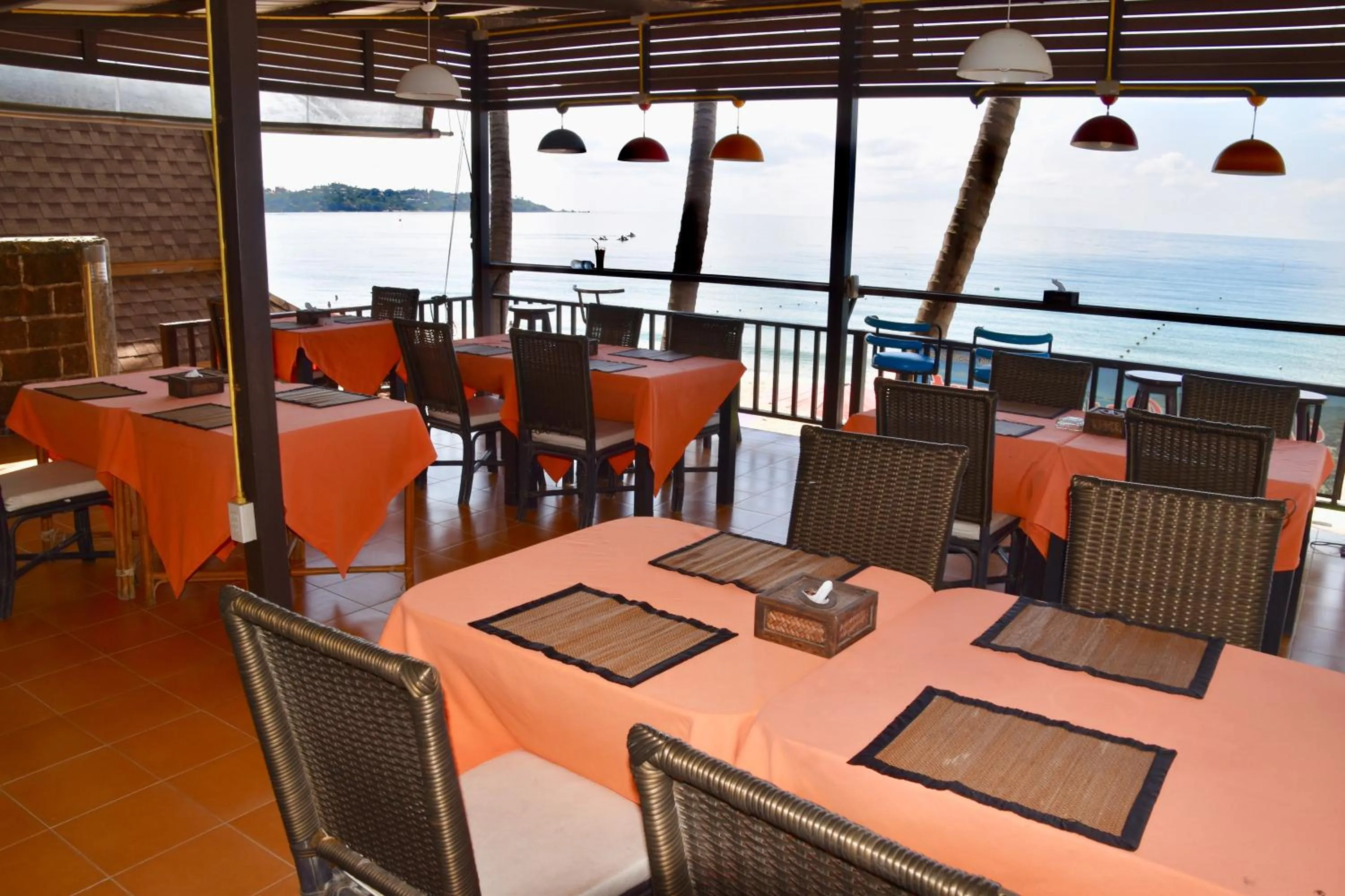 Restaurant/places to eat in Magic Resort