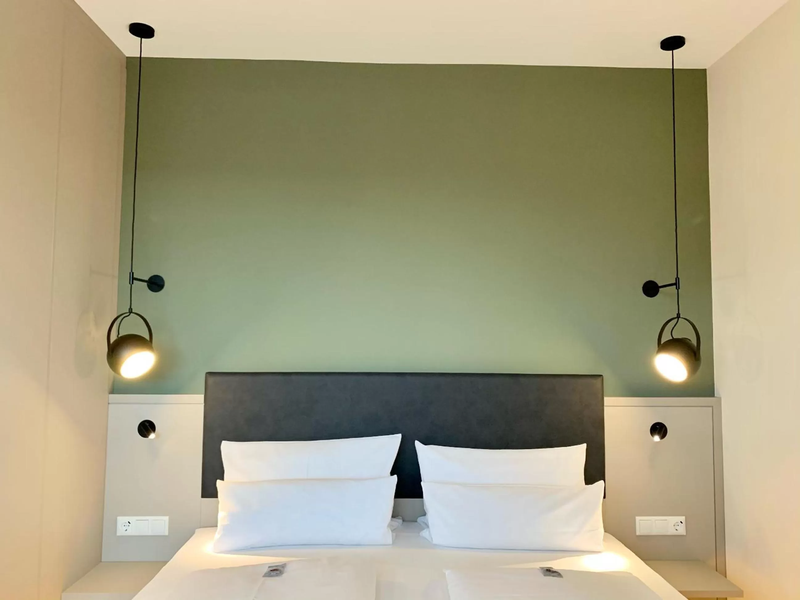 Bedroom, Bed in zeitwohnhaus SUITE-HOTEL & SERVICED APARTMENTS