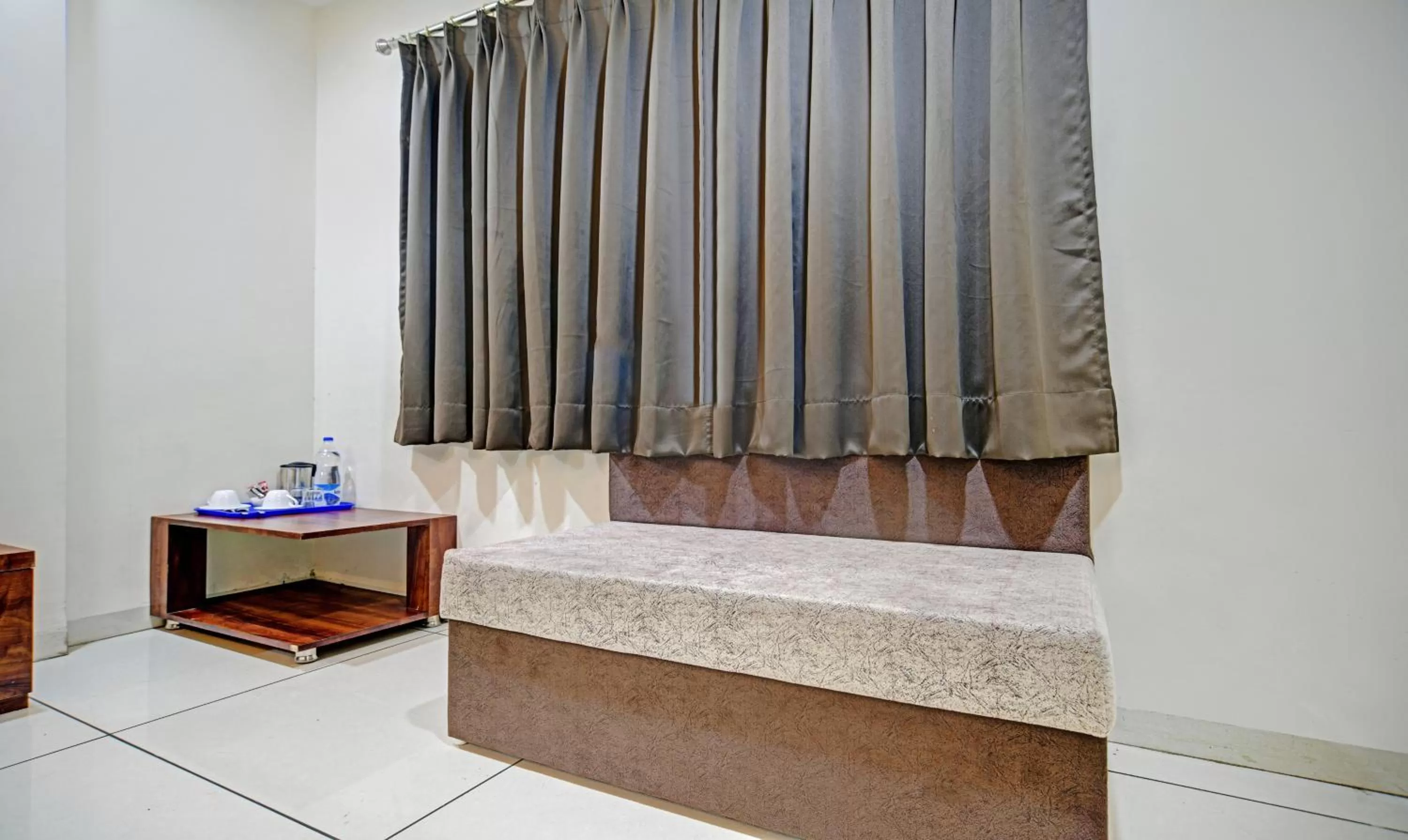 Seating area in Treebo Jayshree Palace C21 Business Park