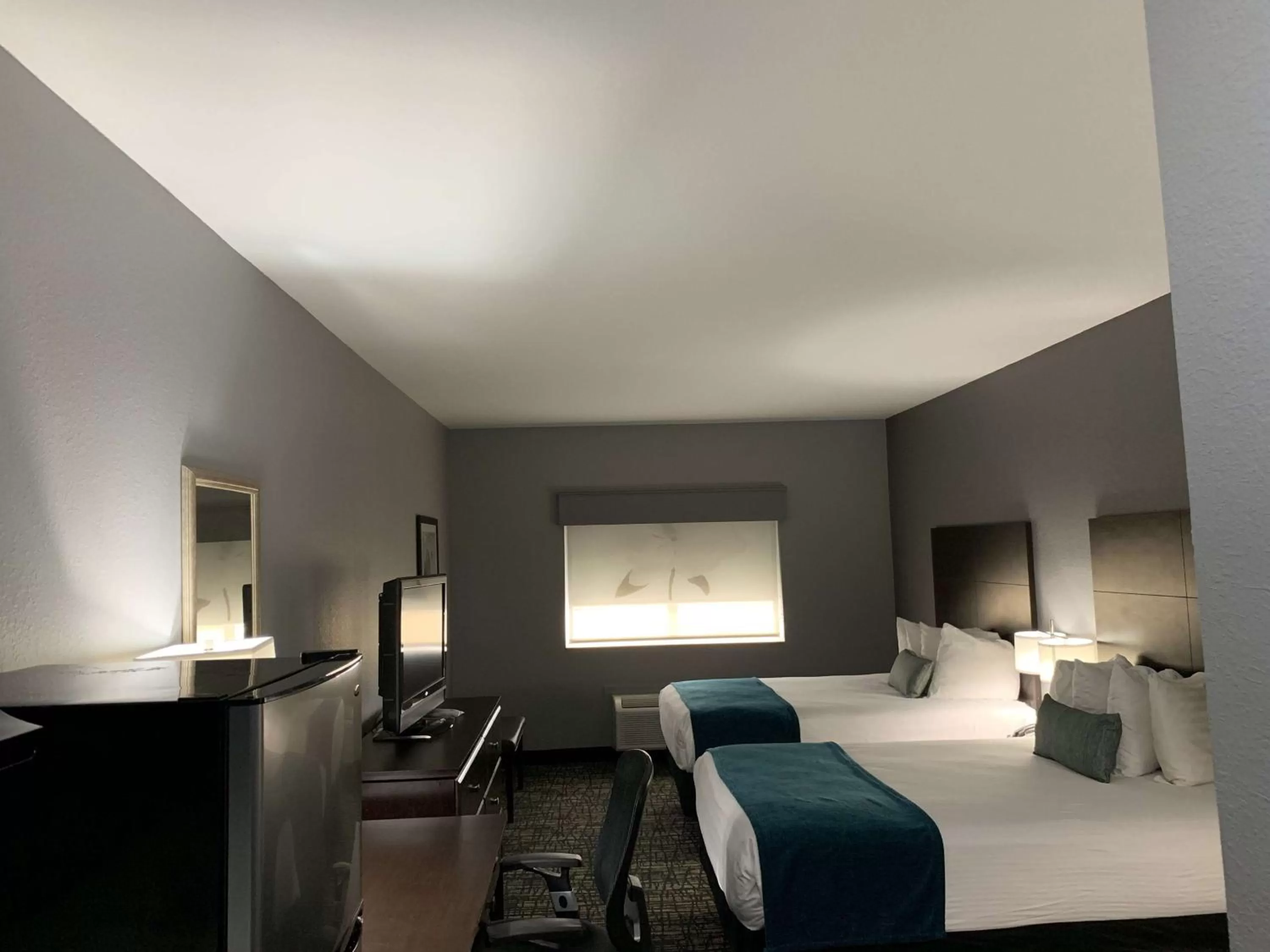 Photo of the whole room, Bed in Best Western Plus Olive Branch Hotel & Suites