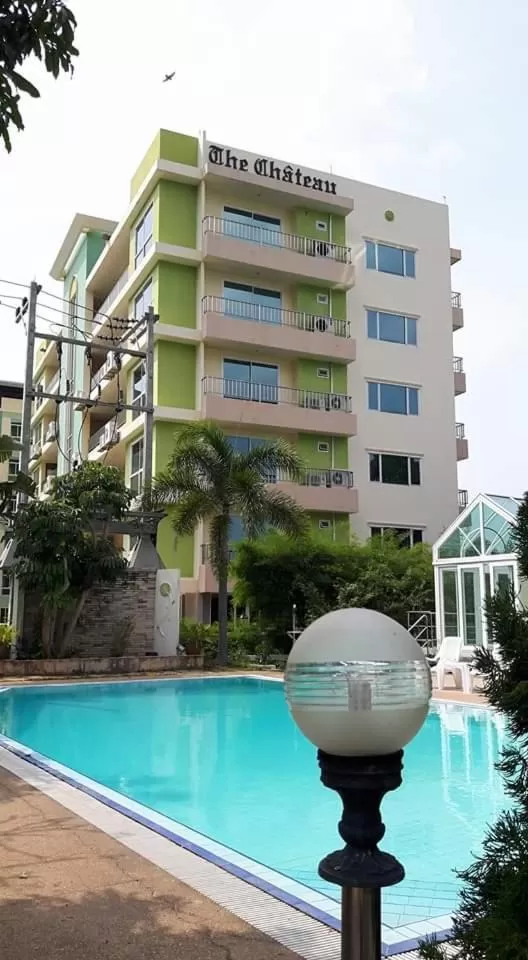 Property building in โรงแรม ชาโตว์วิสต้า