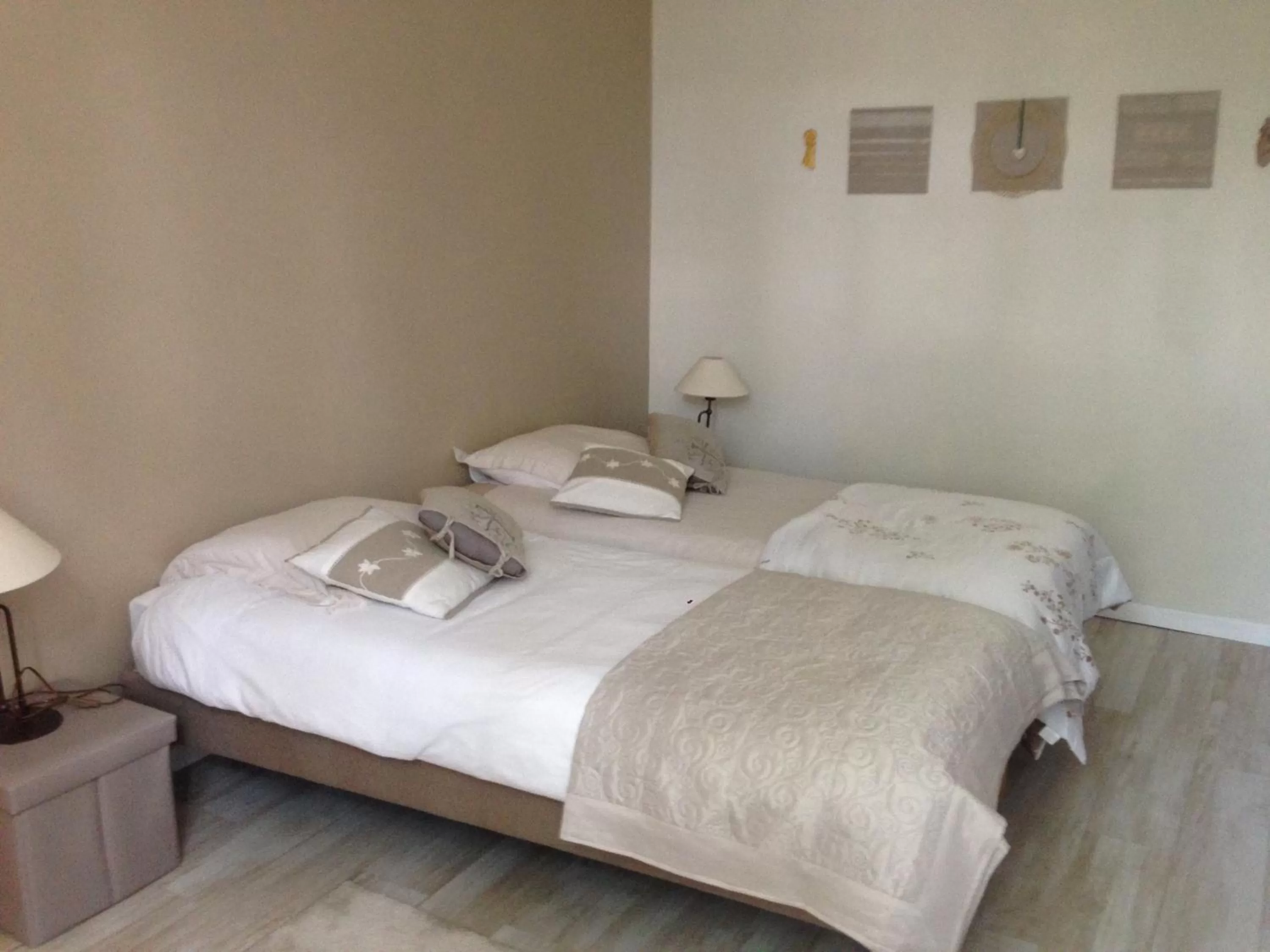 Bedroom in Château Cornillon