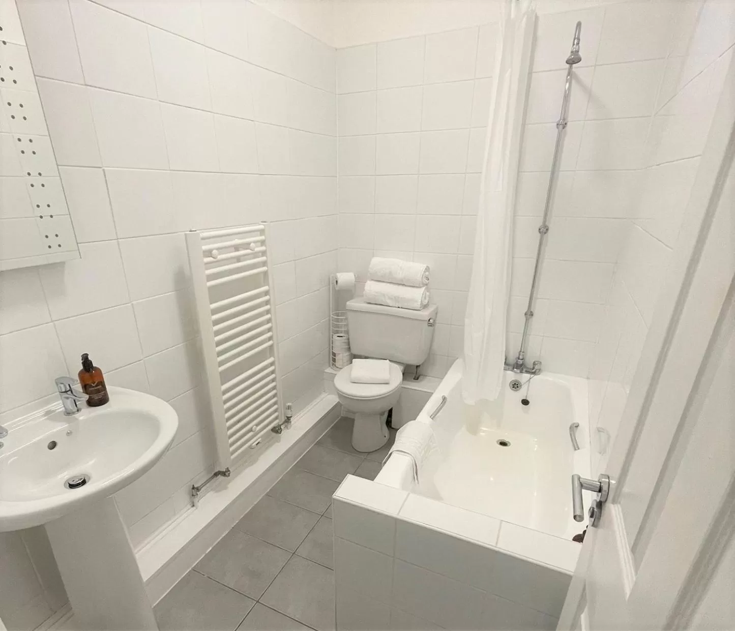 Bathroom in The Unicorn Skipton