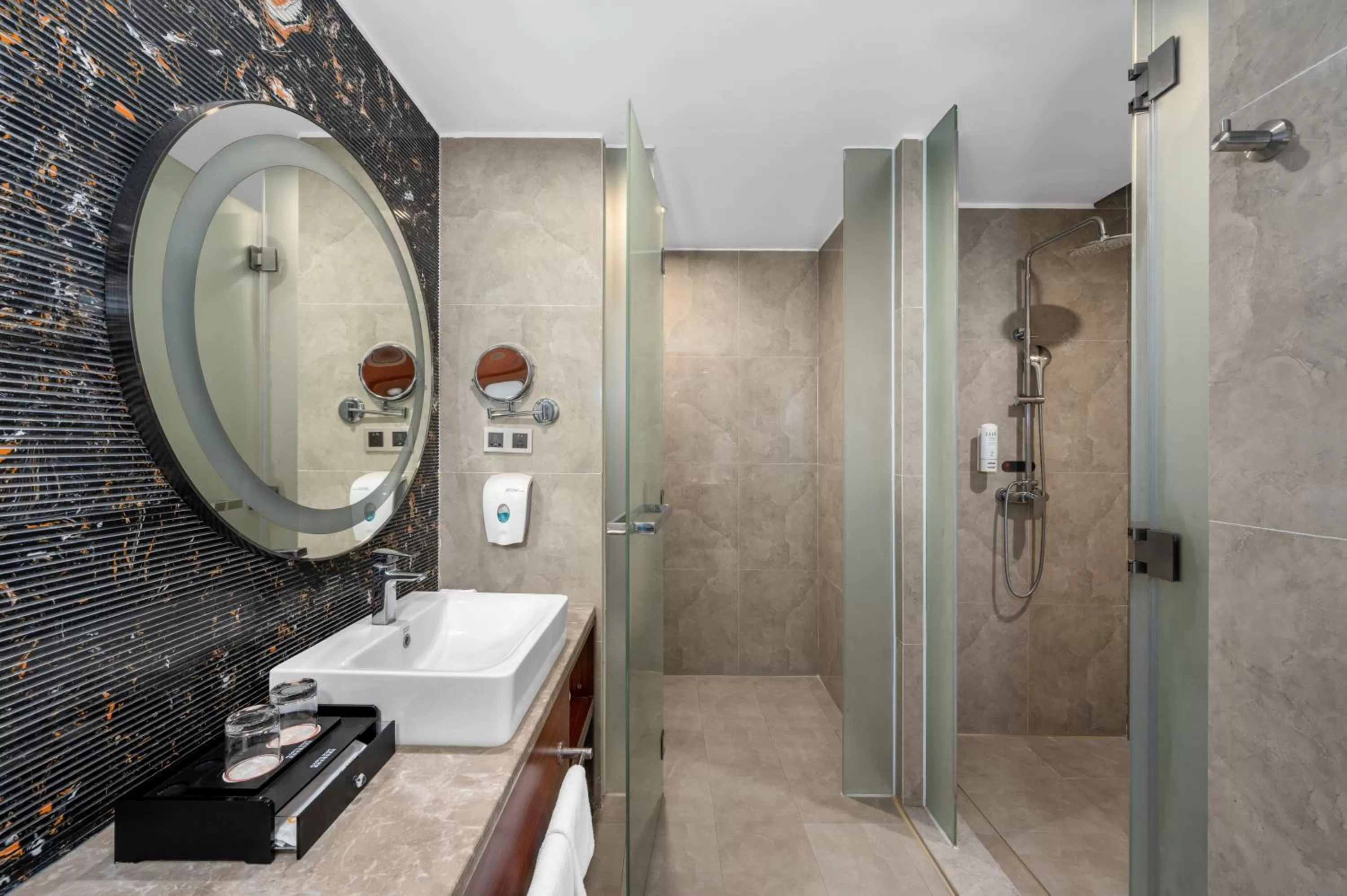 Shower in Ausotel Smart Baiyun International Airport T2-Free 24-hour airport pick-up