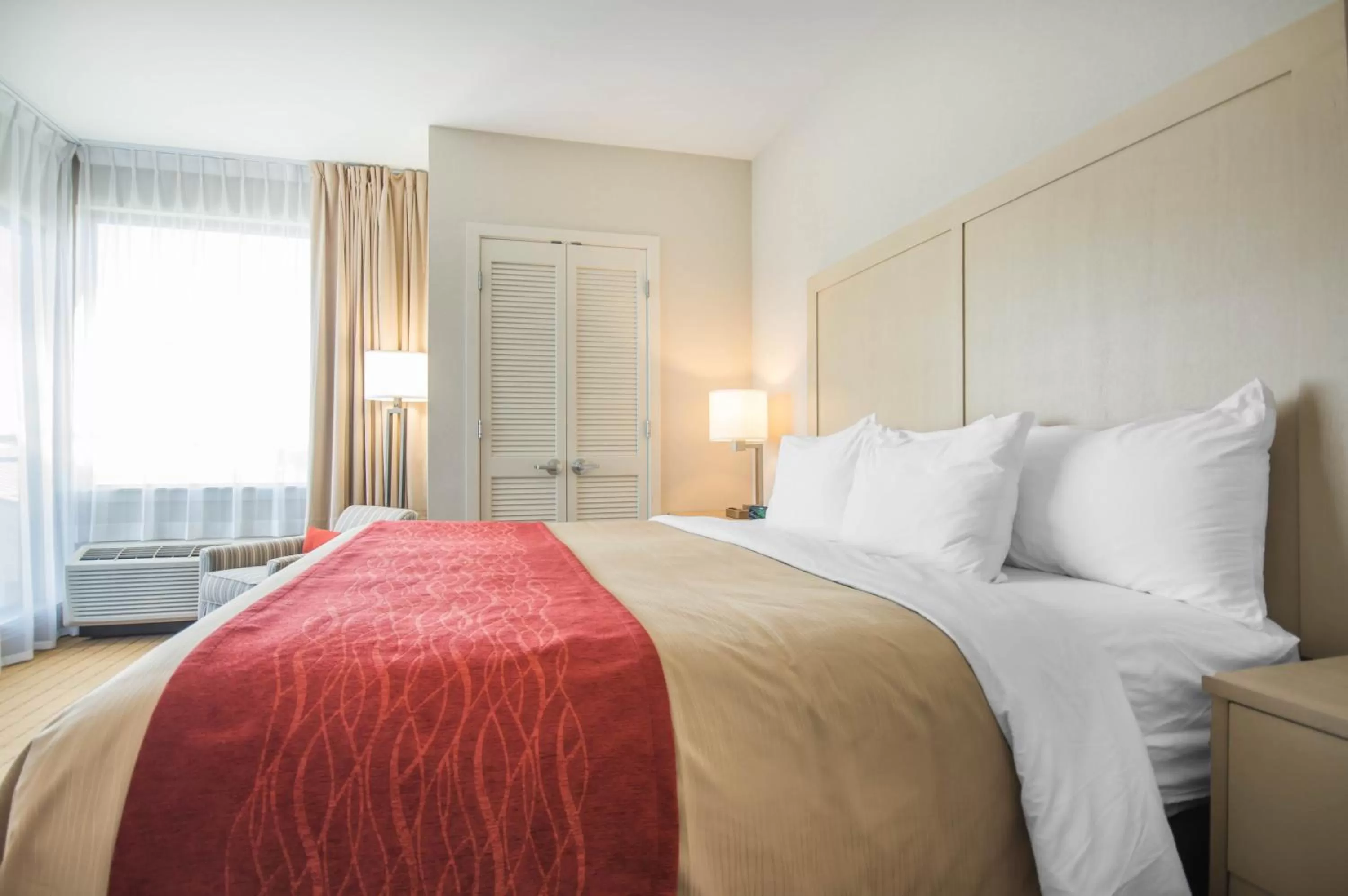 Bed in Comfort Inn & Suites