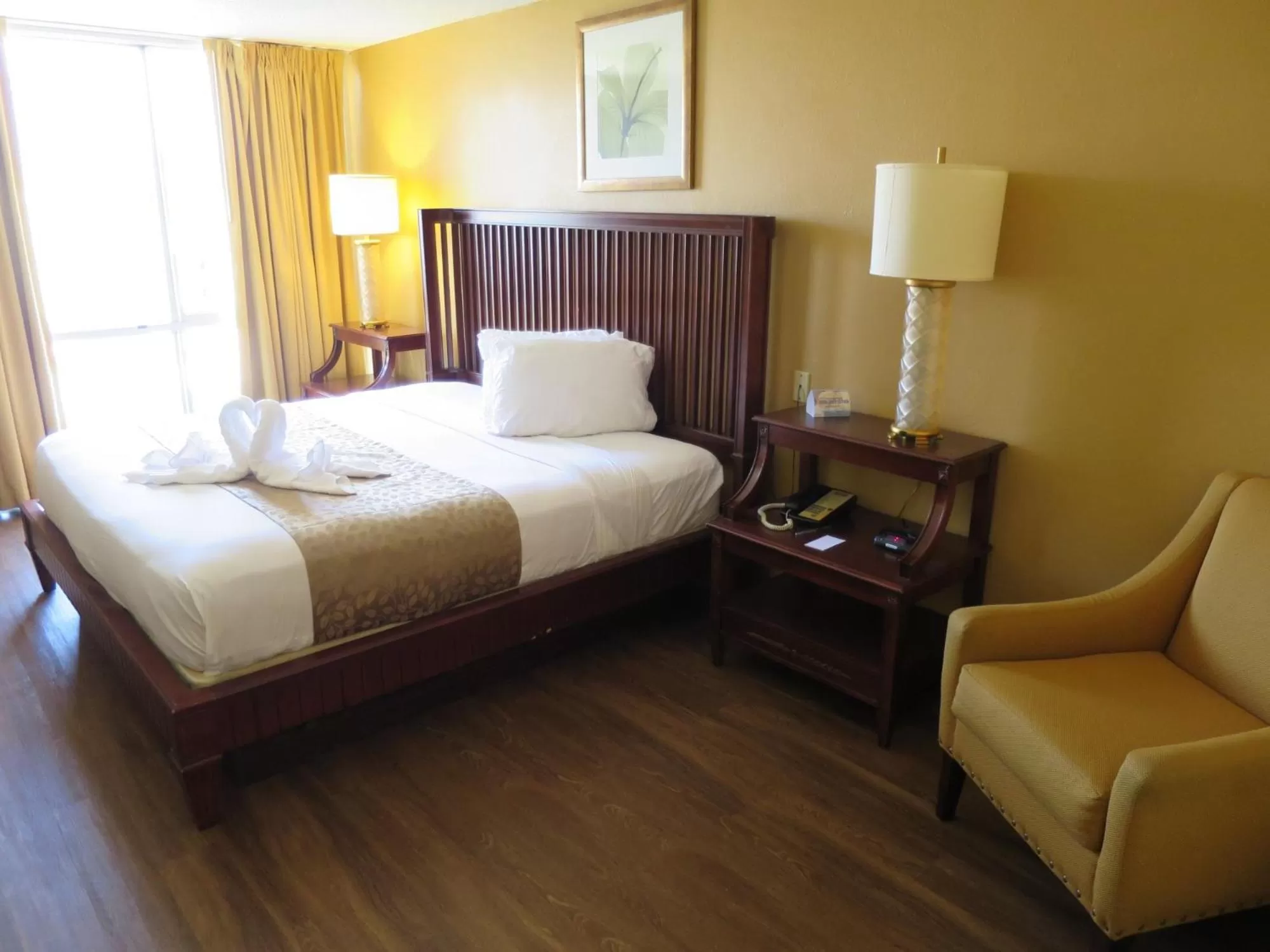 Photo of the whole room in Floridian Express International Drive