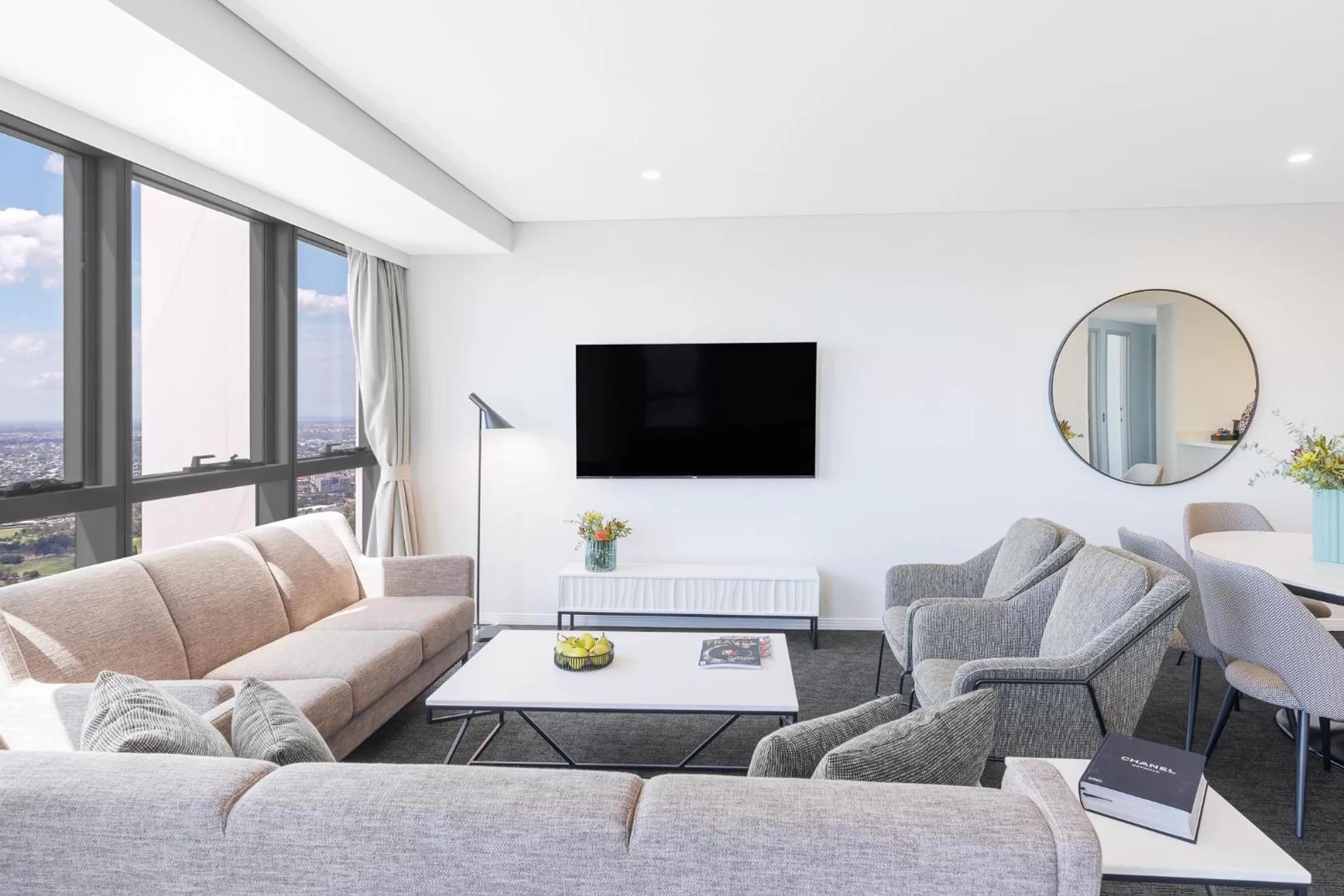 TV and multimedia in Meriton Suites Herschel Street, Brisbane
