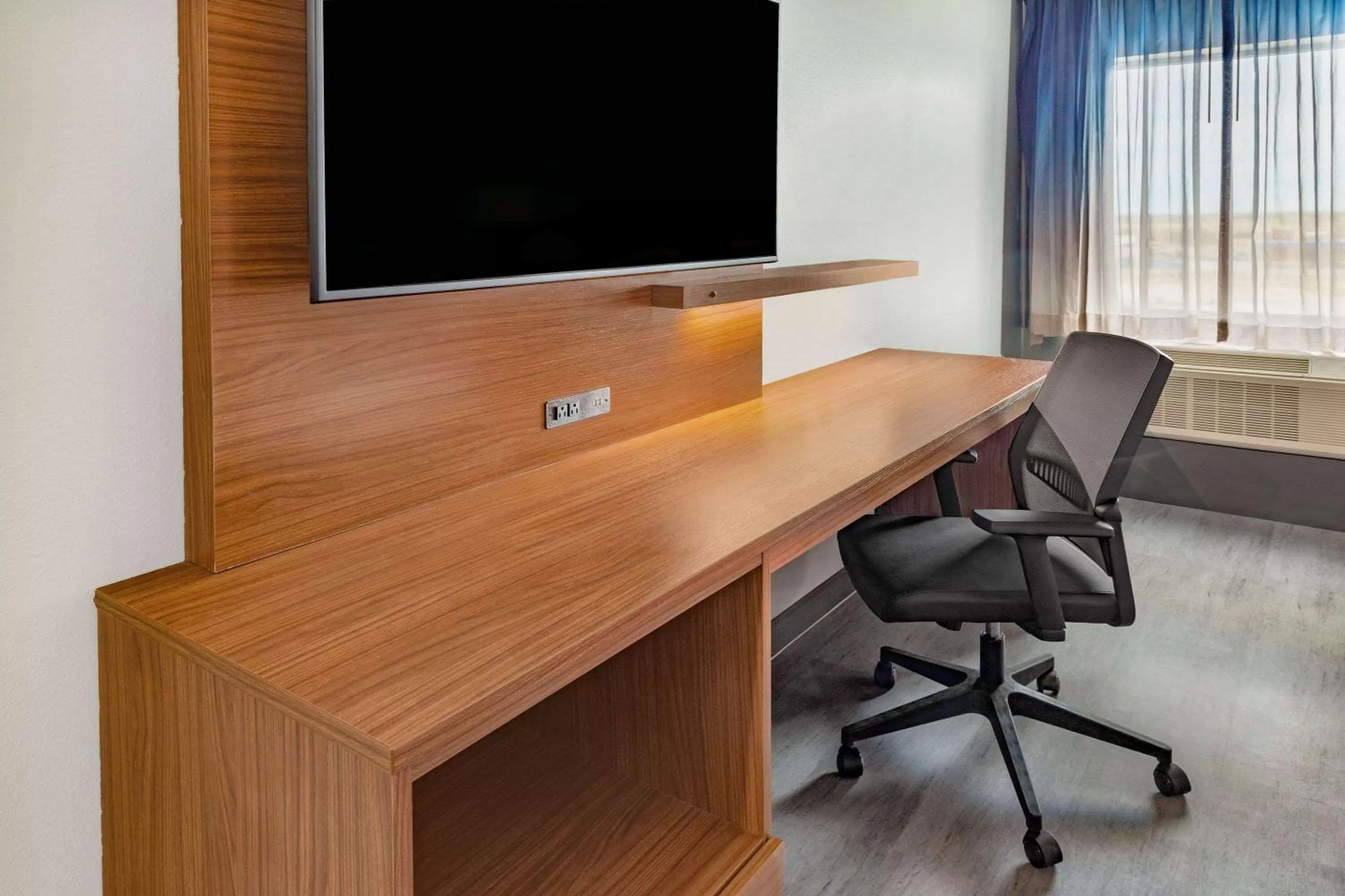 Photo of the whole room in La Quinta Inn & Suites by Wyndham Fort Stockton Northeast