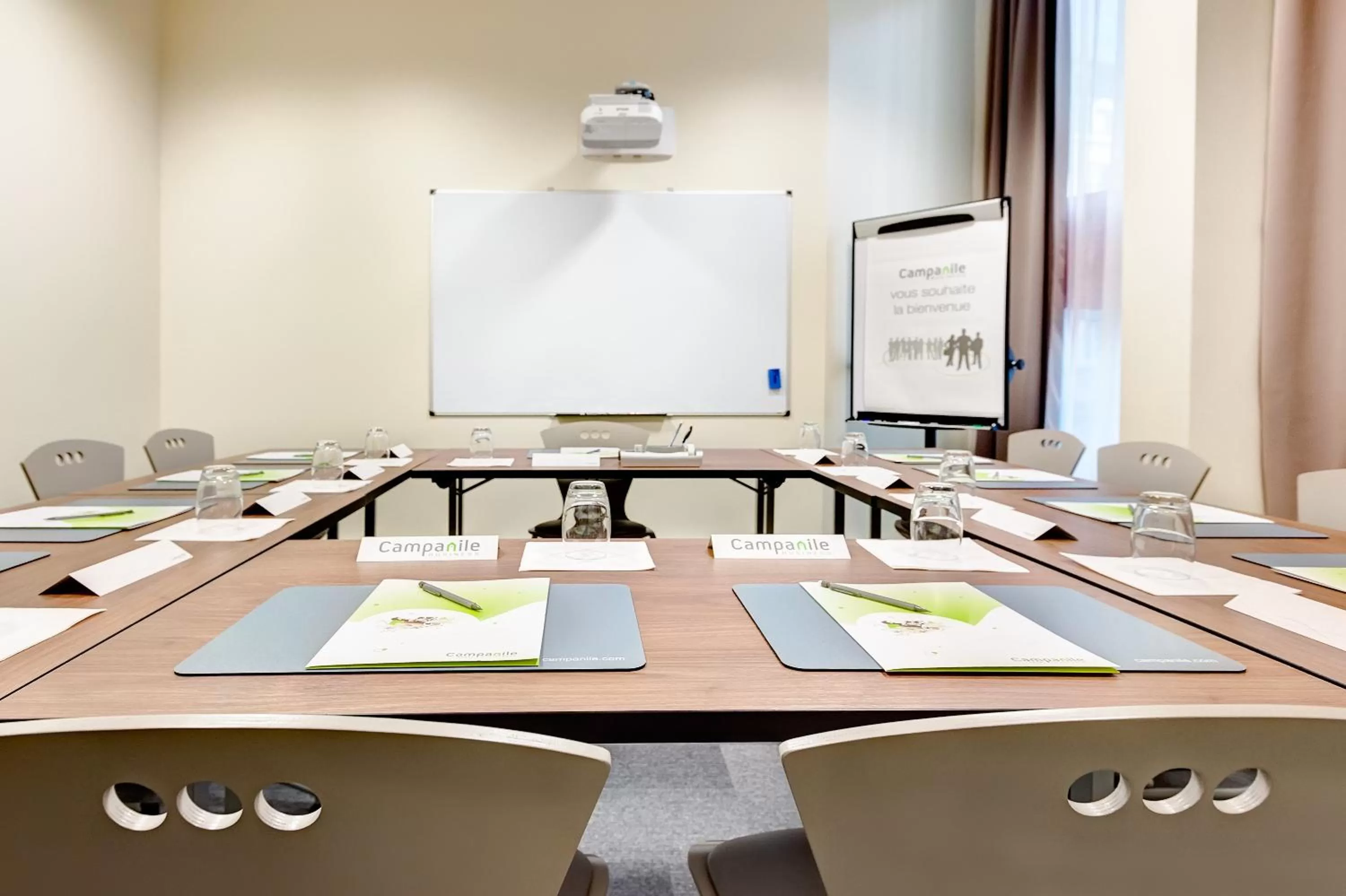 Meeting/conference room in Campanile La Roche Sur Yon Centre Gare
