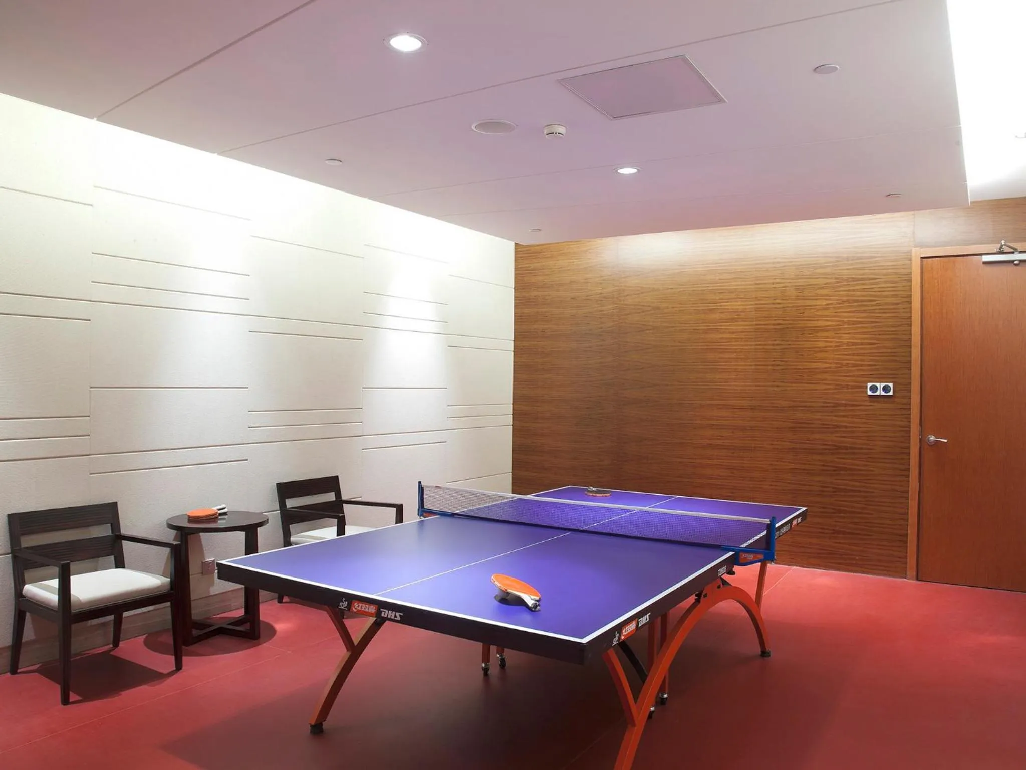 Table tennis in Novotel Nanjing East Suning