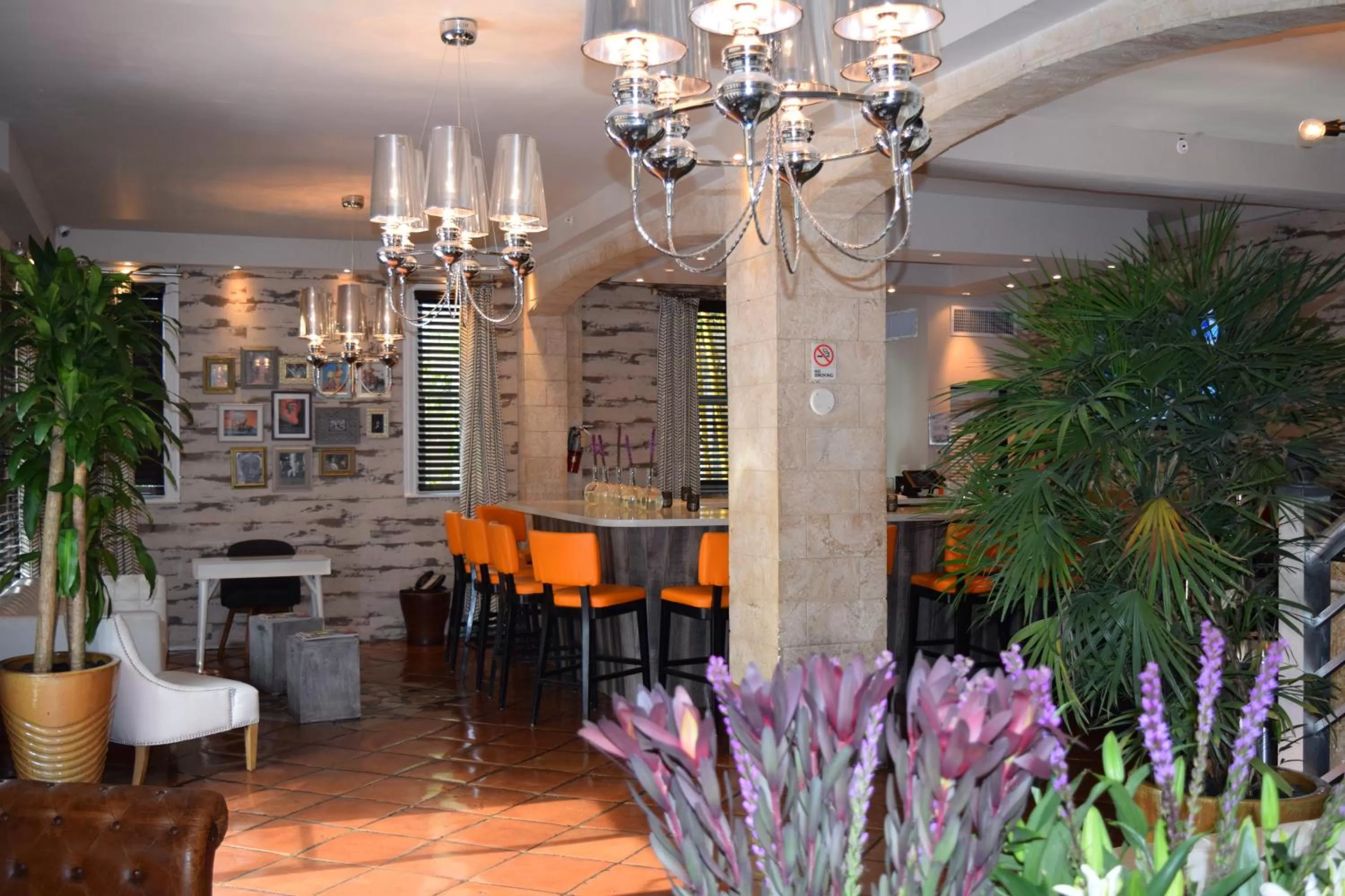 Lounge or bar in Shelley Hotel