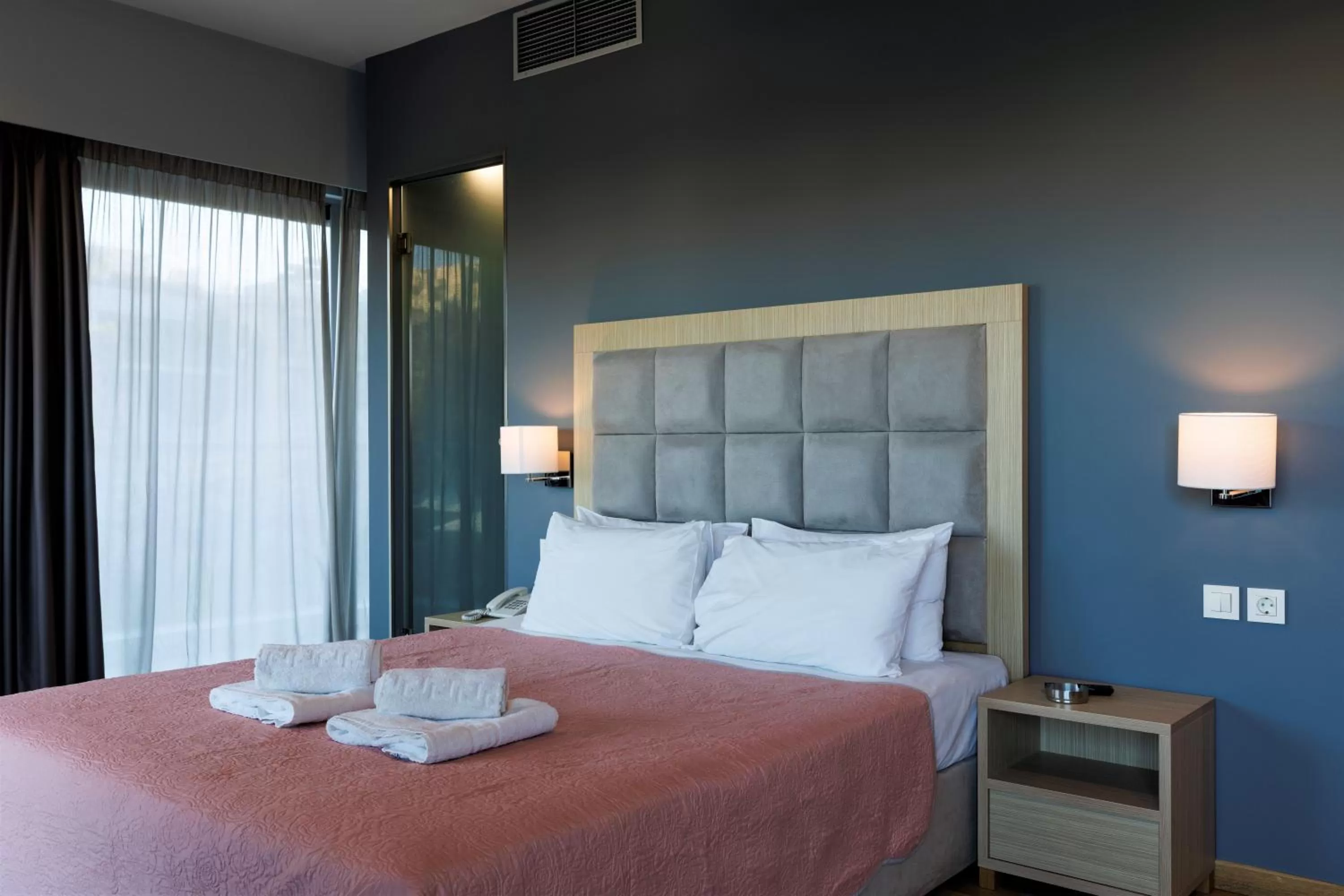 Bed in Hotel Thissio