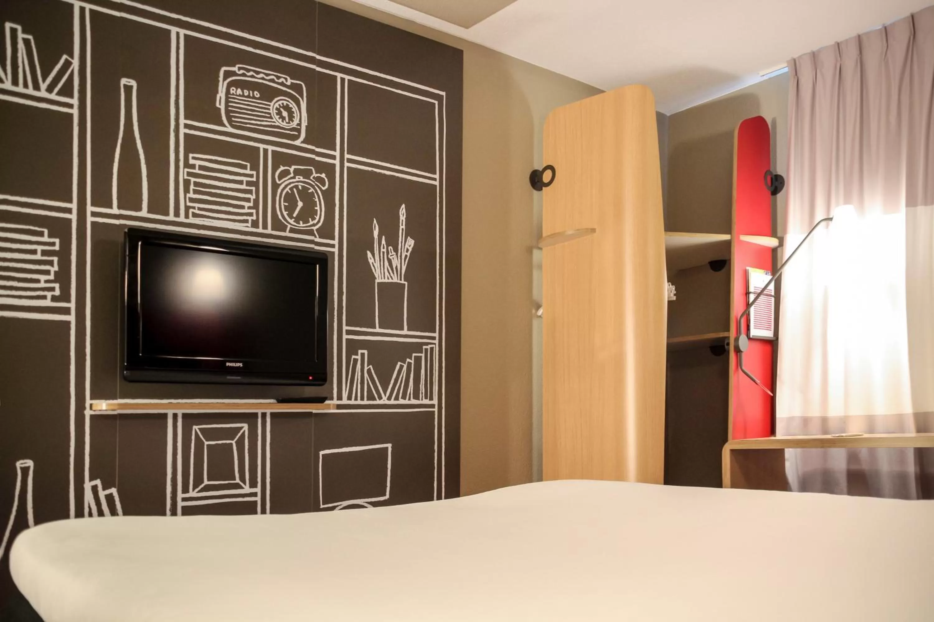 TV and multimedia, Bed in ibis Cambridge Central Station