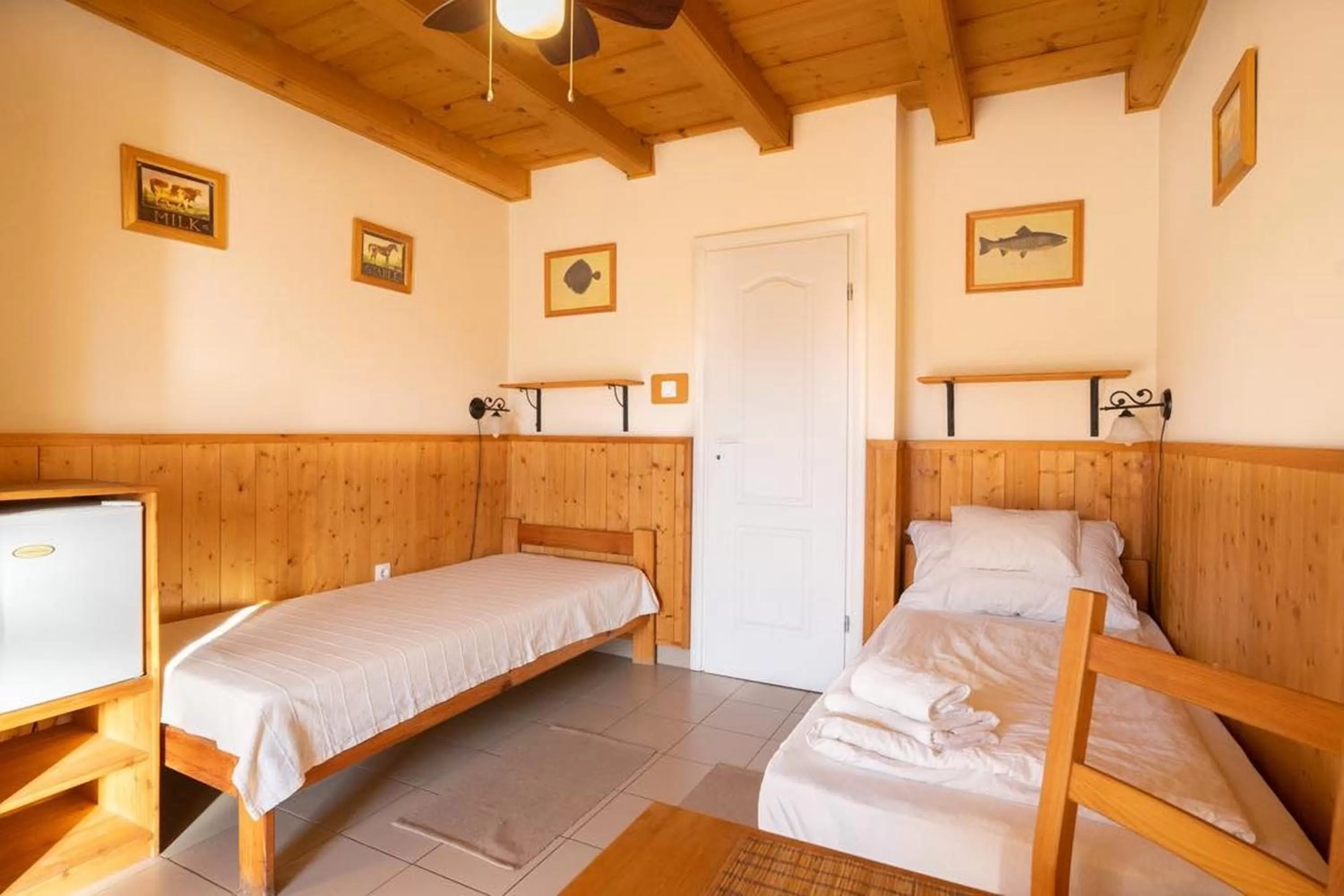 Bed in Vadvirág Vendéglő és Panzió