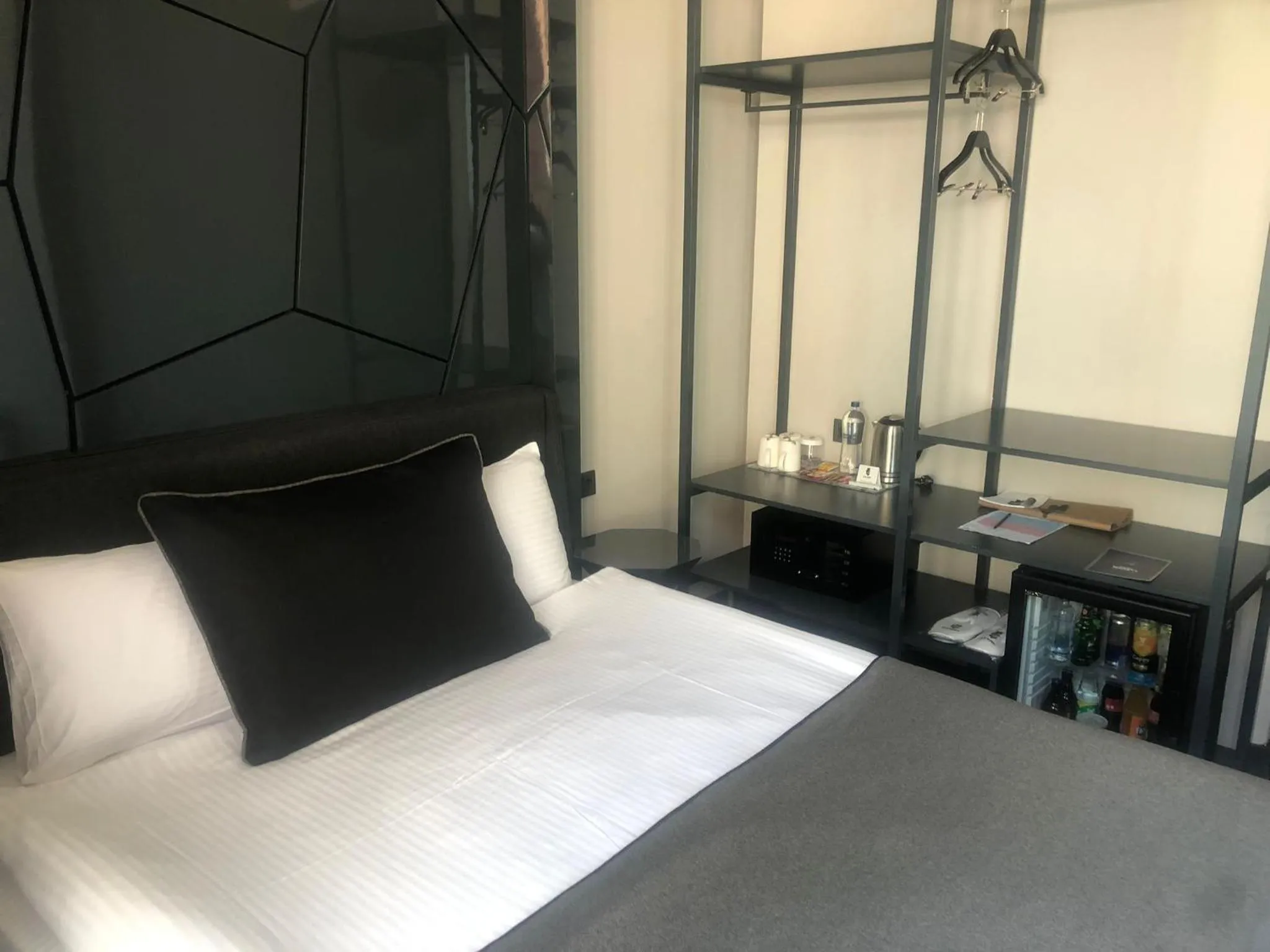 Massage, Bed in Lucky Monkey Hotel