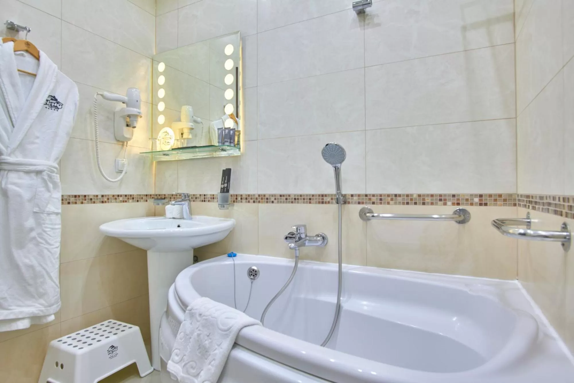 Bathroom in Hotel & Spa NEMO with dolphins