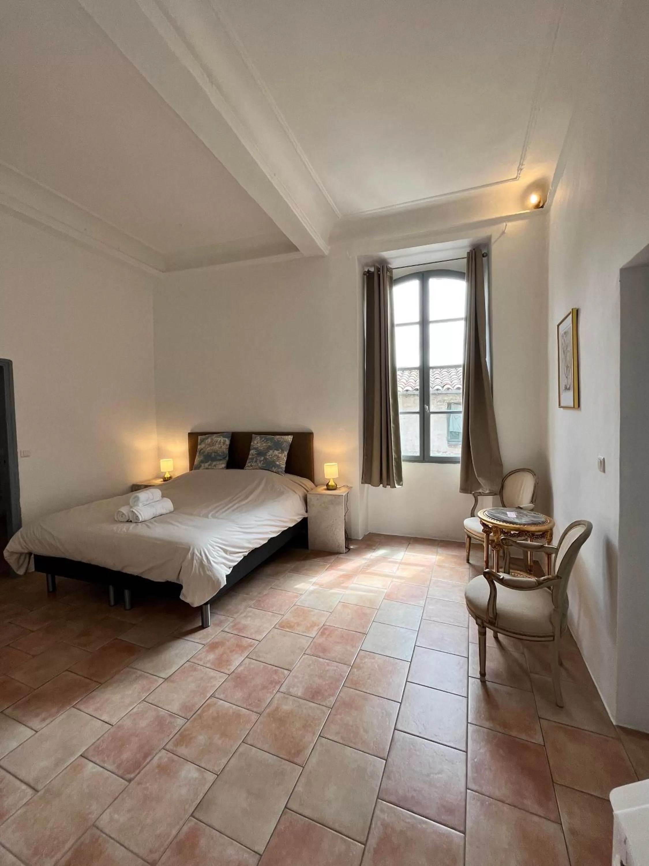 Photo of the whole room, Bed in La Tour de Pezene