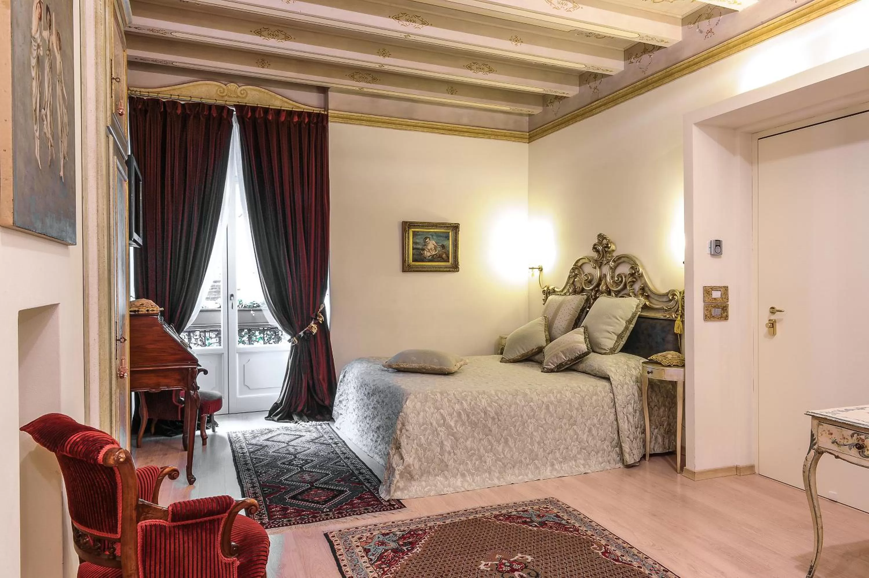 Photo of the whole room, Bed in La Corte Di Giulietta