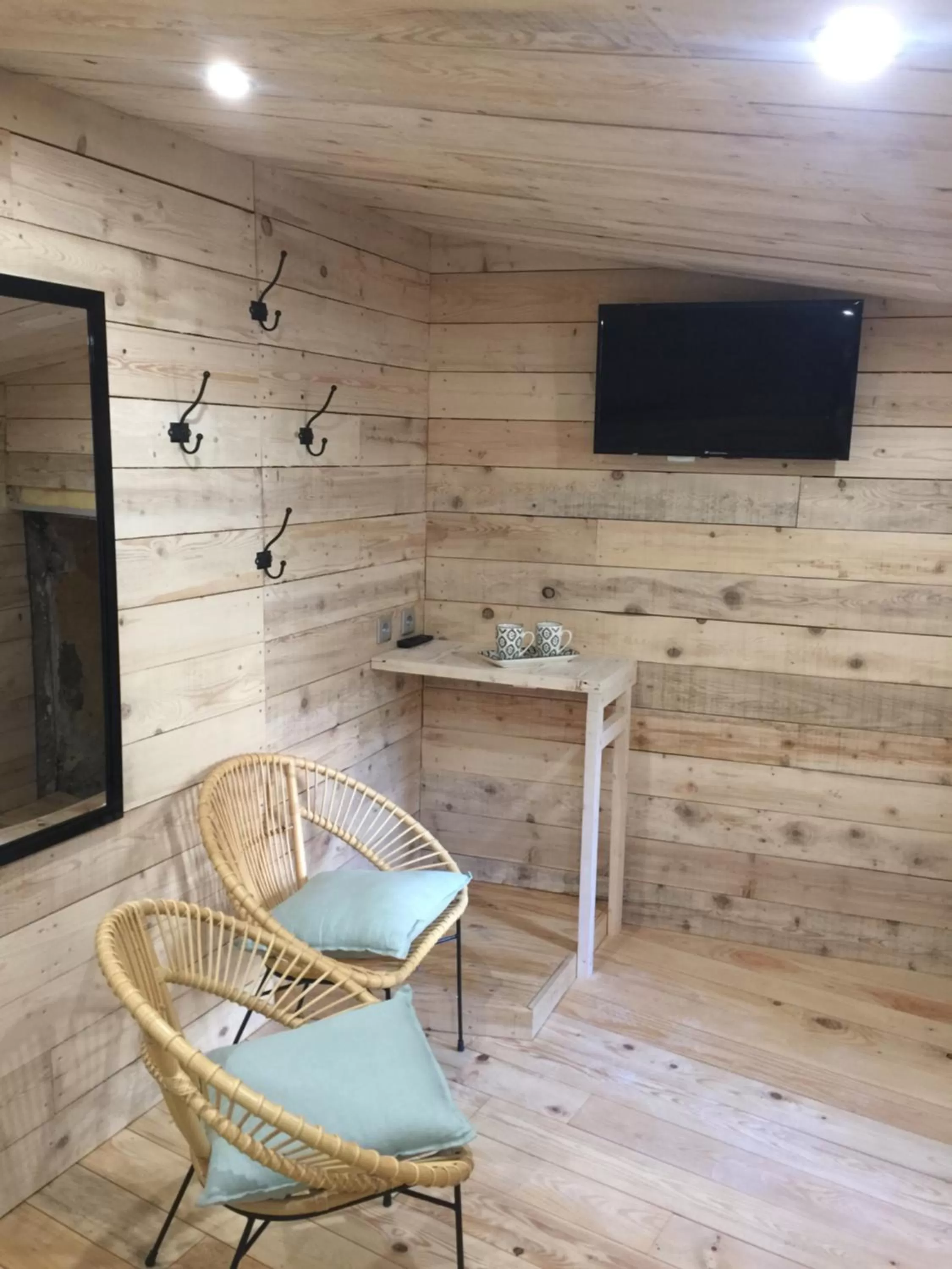 TV and multimedia in Chambres d’hôtes La Voûte