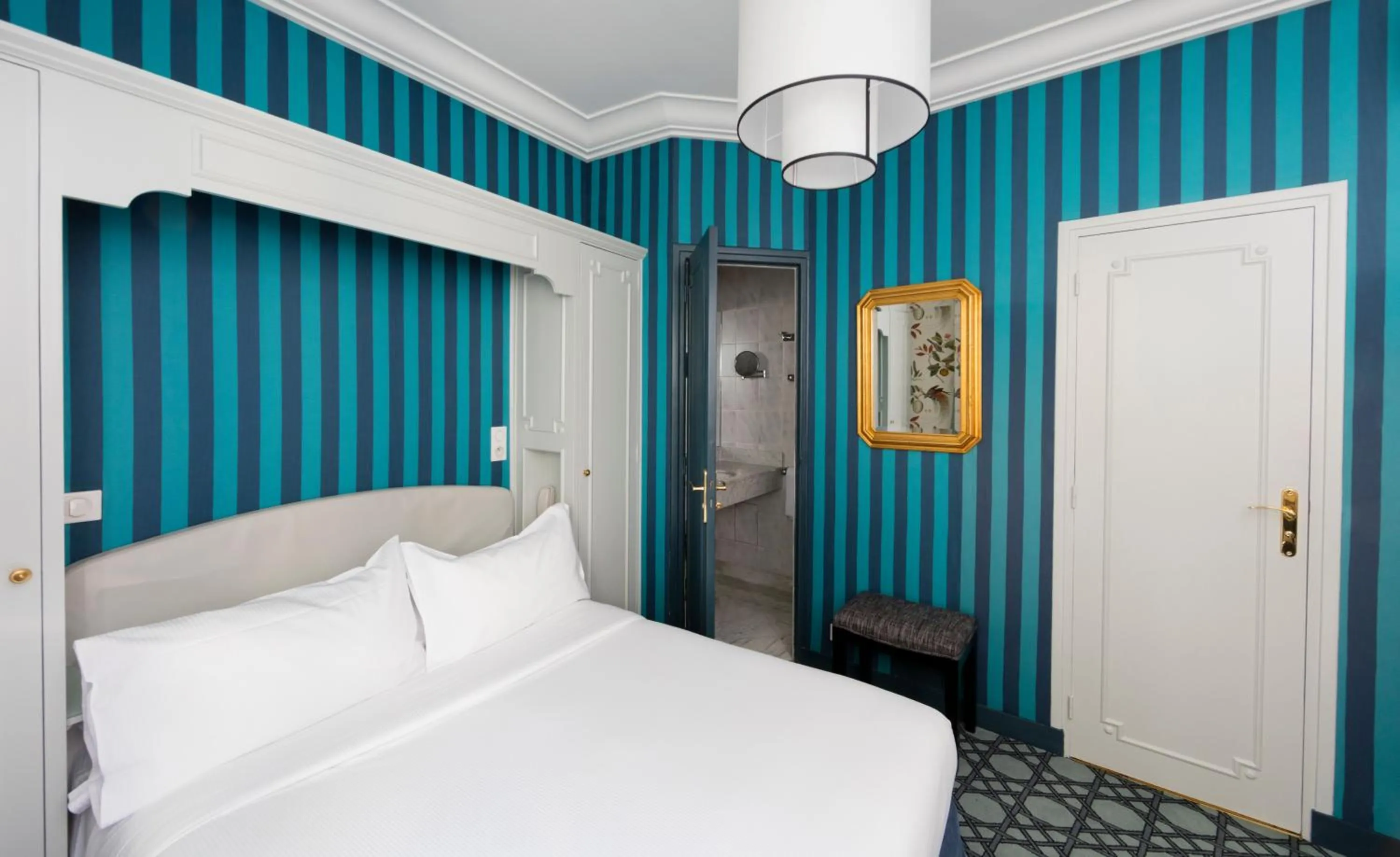 Photo of the whole room, Bed in Hôtel Saint Germain