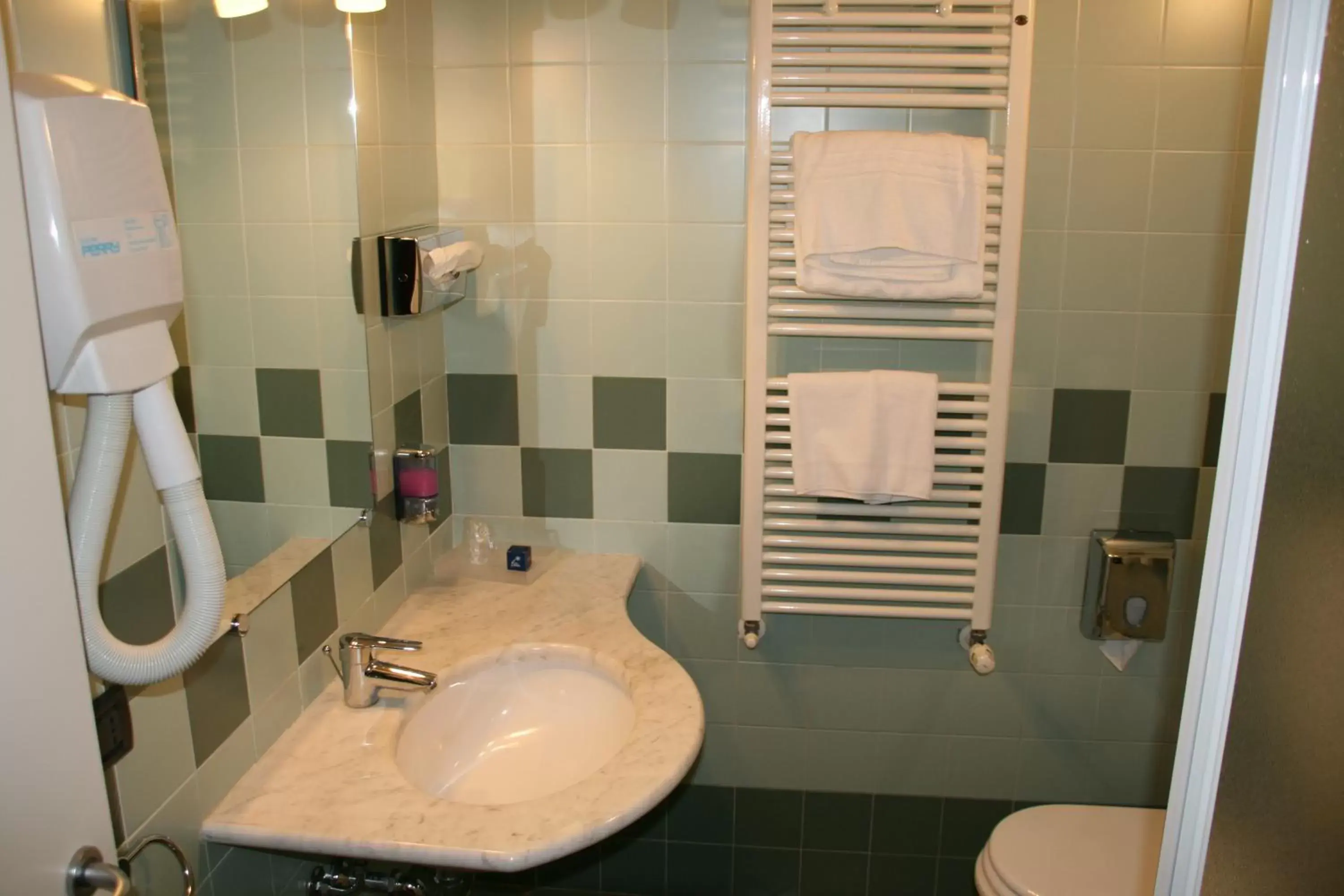 Twin Room in Hotel Motel Fiore Twin Room in Hotel Motel Fiore