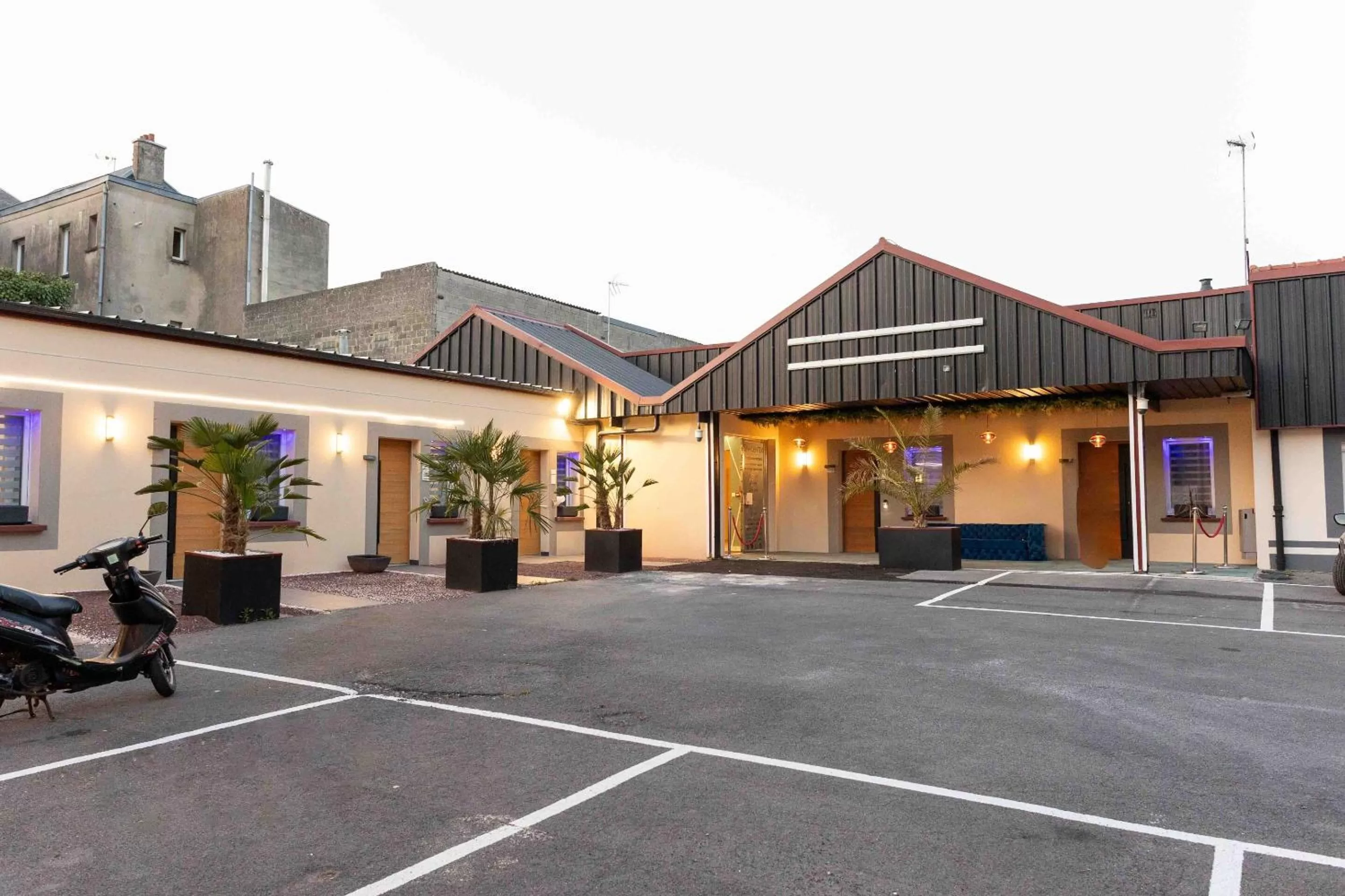 Property building in Hôtel Center Saint-Quentin Centre Gare